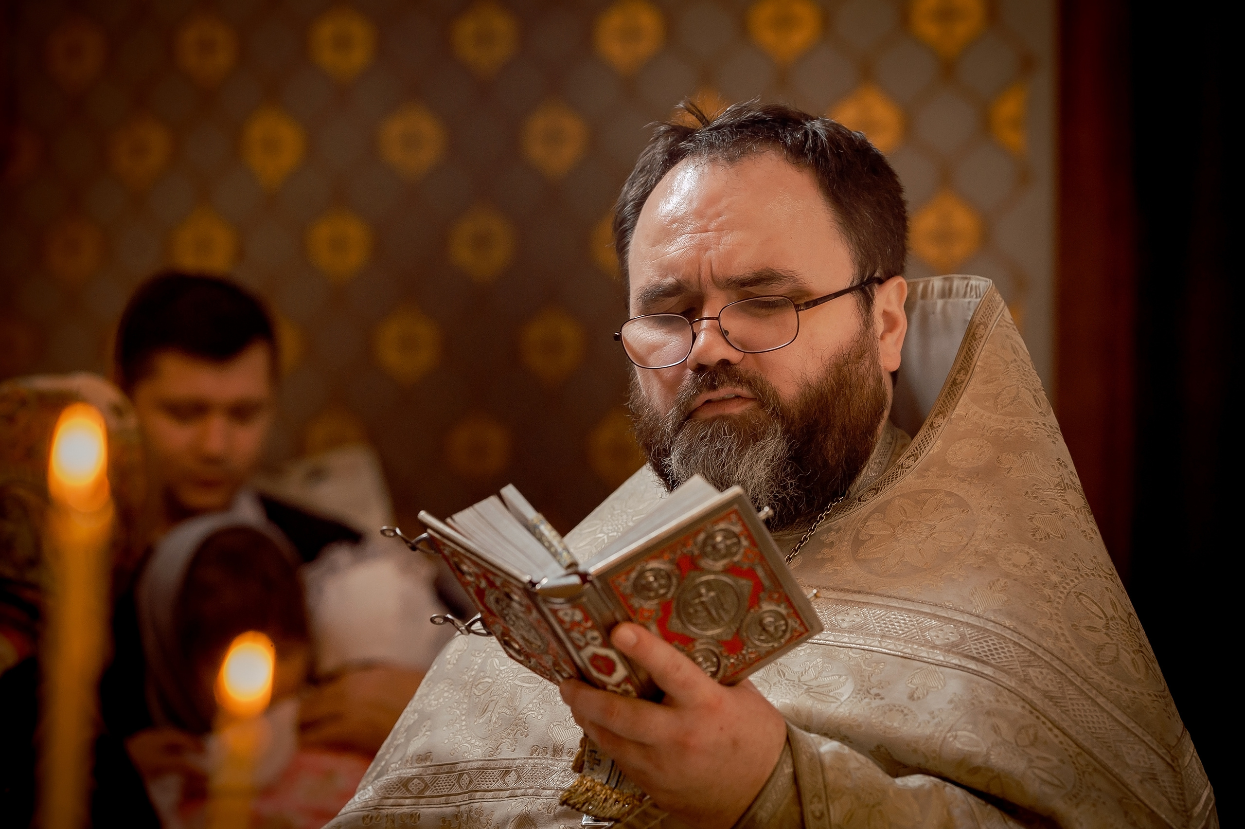 Фотосъемка крещения в Щелково. Свадебный и семейный фотограф Виктория Носачёва. Щелково, Москва и МО