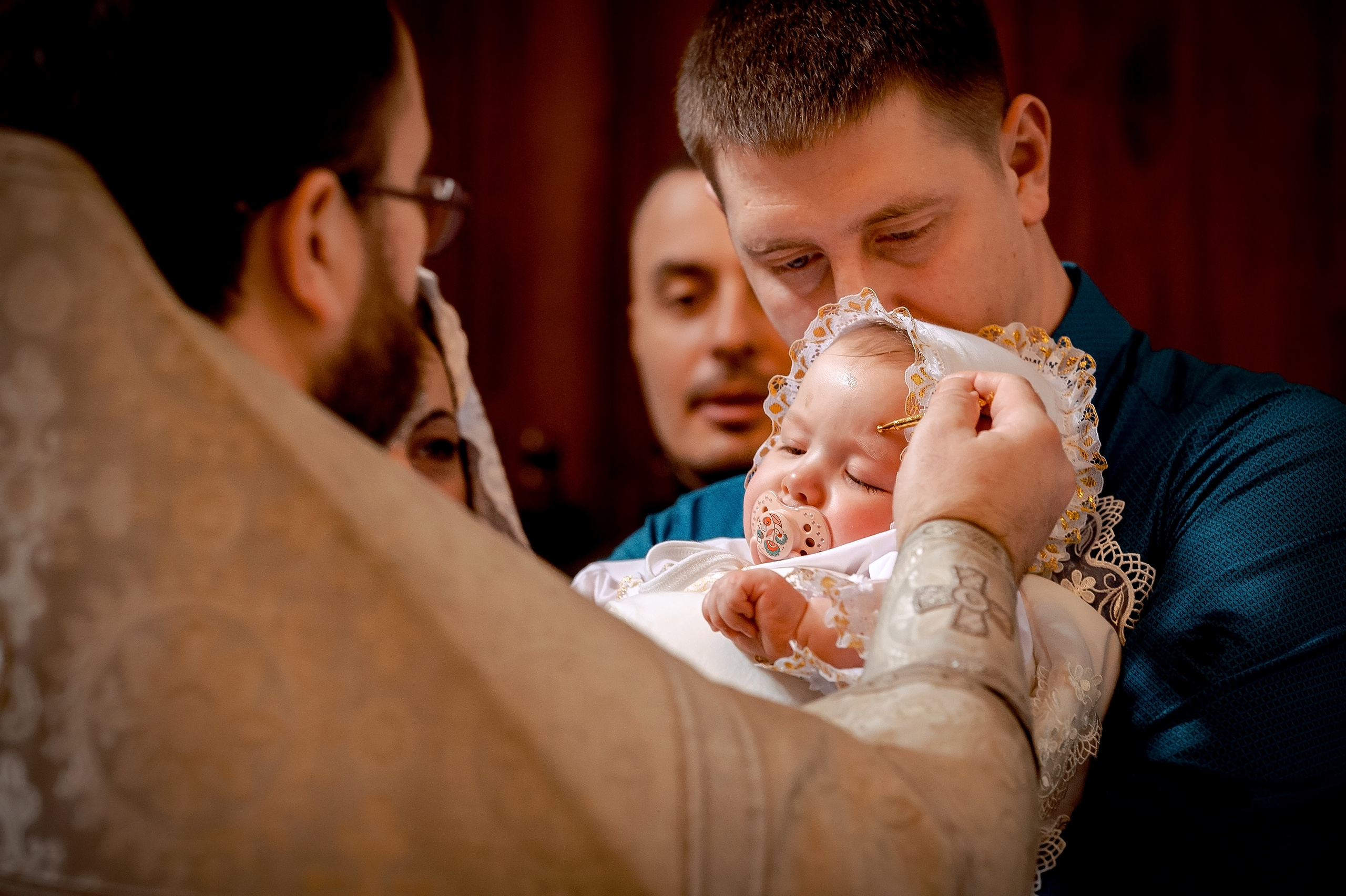 Фотосъемка крещения в Щелково. Свадебный и семейный фотограф Виктория Носачёва. Щелково, Москва и МО