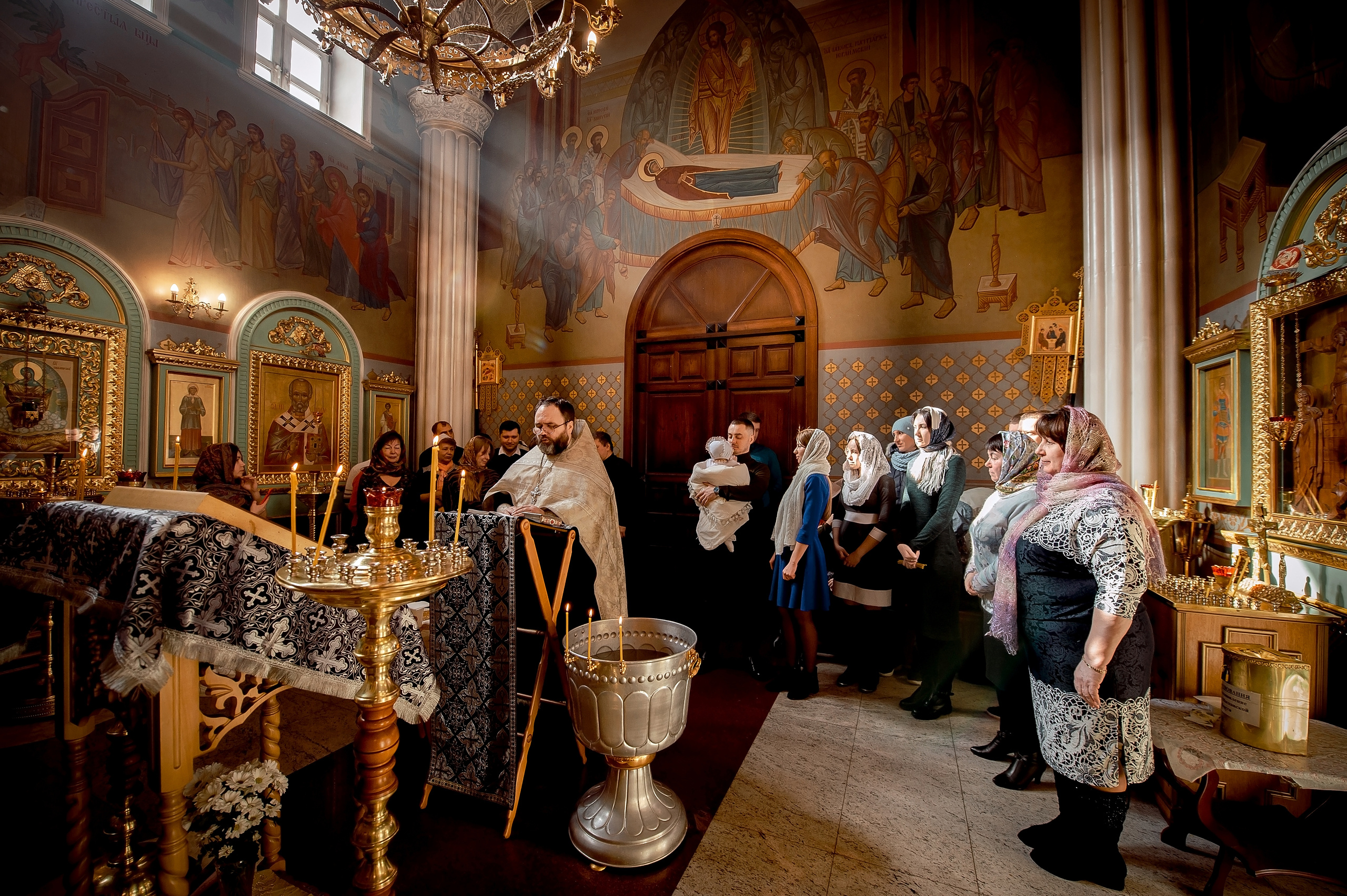 Фотосъемка крещения в Щелково. Свадебный и семейный фотограф Виктория Носачёва. Щелково, Москва и МО