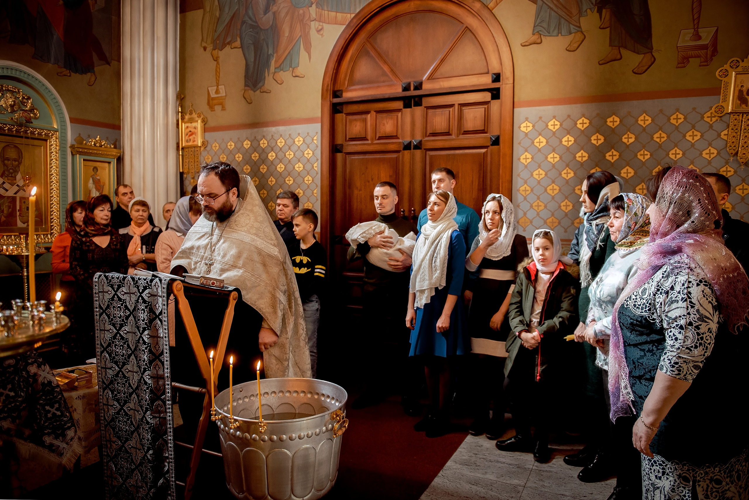 Фотосъемка крещения в Щелково. Свадебный и семейный фотограф Виктория Носачёва. Щелково, Москва и МО