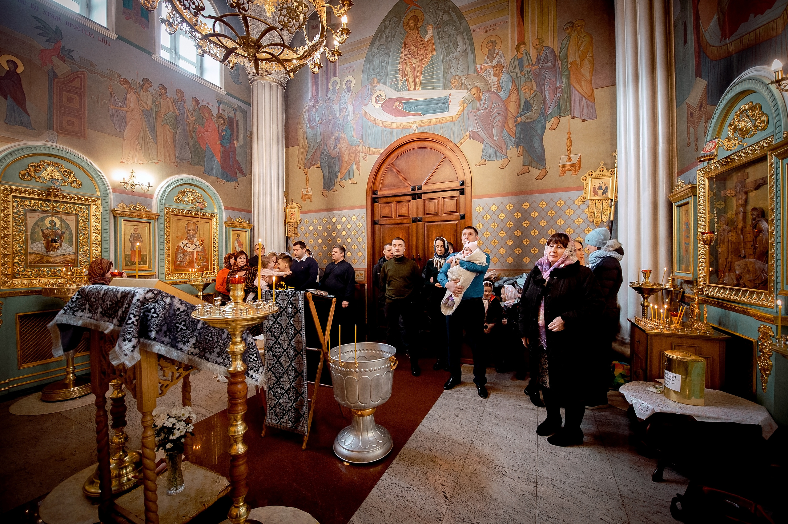 Фотосъемка крещения в Щелково. Свадебный и семейный фотограф Виктория Носачёва. Щелково, Москва и МО