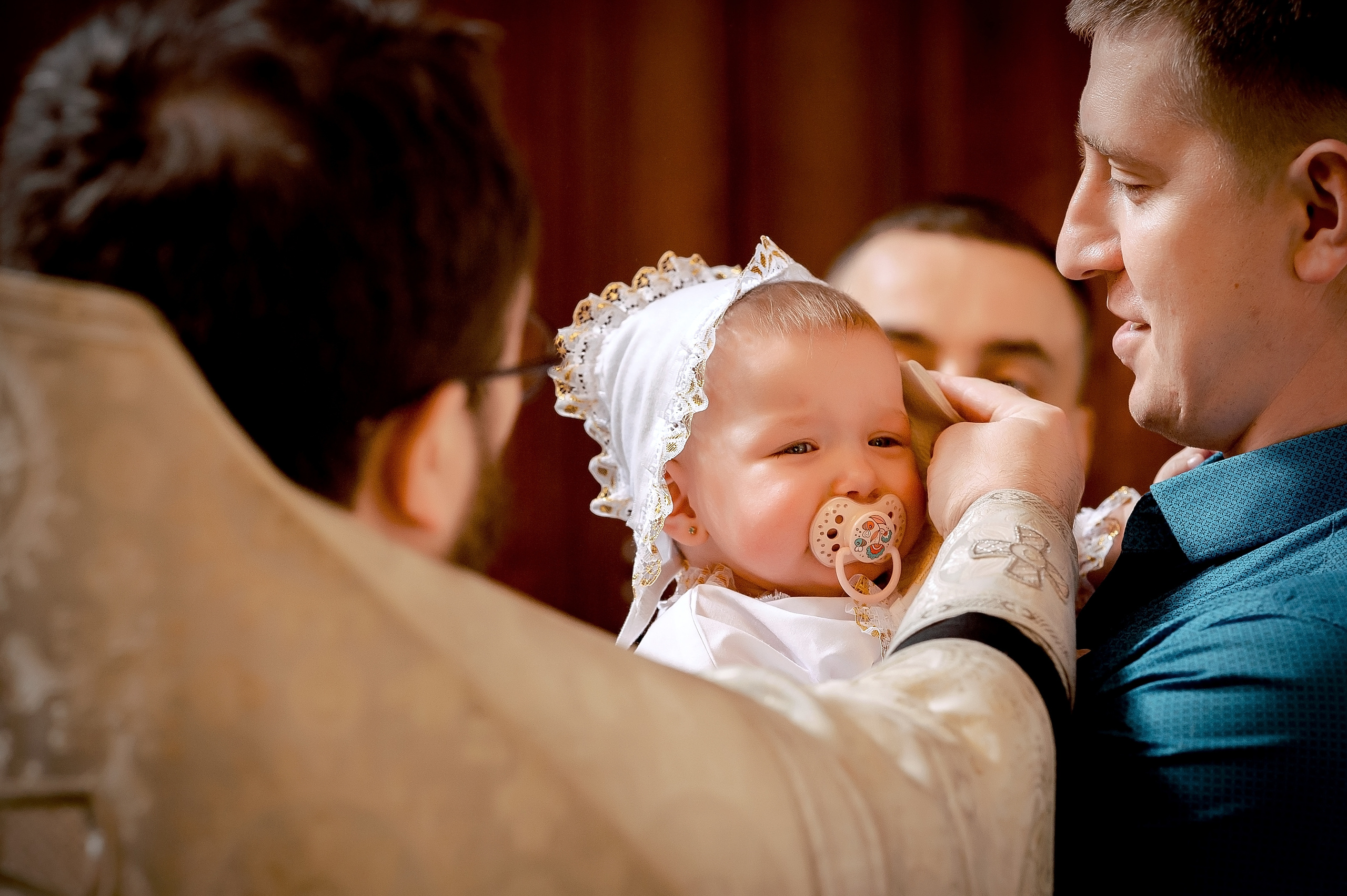 Фотосъемка крещения в Щелково. Свадебный и семейный фотограф Виктория Носачёва. Щелково, Москва и МО