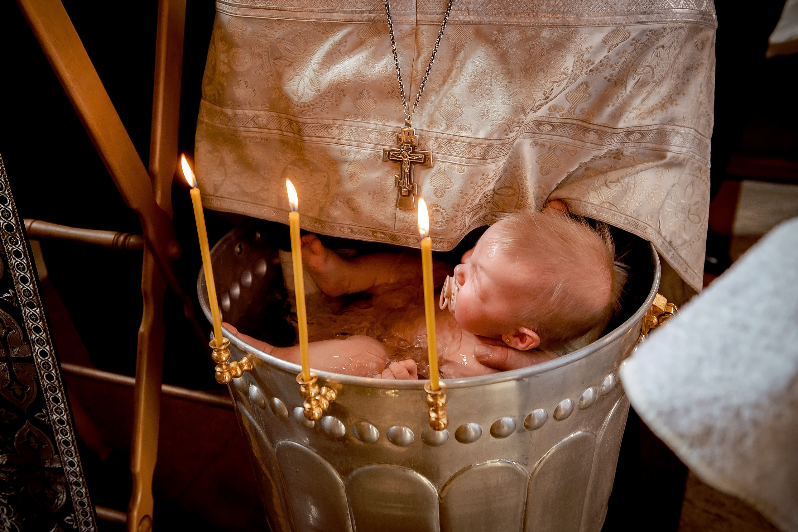 Фотосъемка крещения в Щелково. Свадебный и семейный фотограф Виктория Носачёва. Щелково, Москва и МО