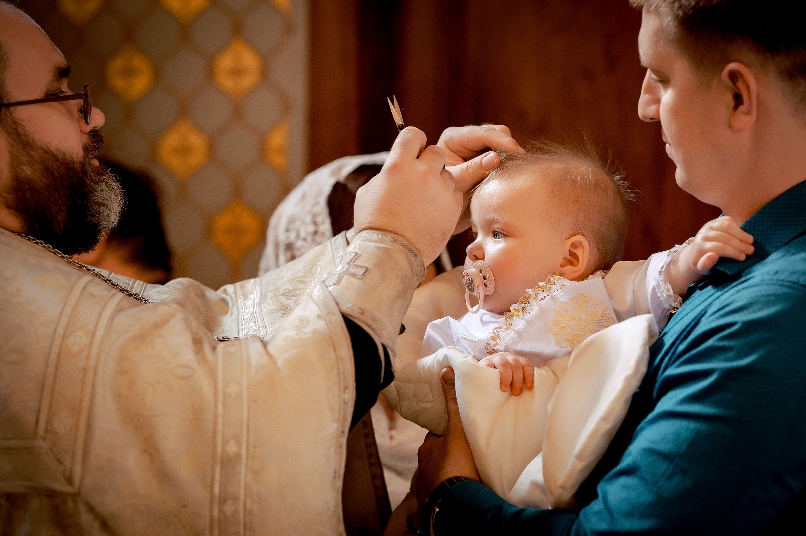 Фотосъемка крещения в Щелково. Свадебный и семейный фотограф Виктория Носачёва. Щелково, Москва и МО
