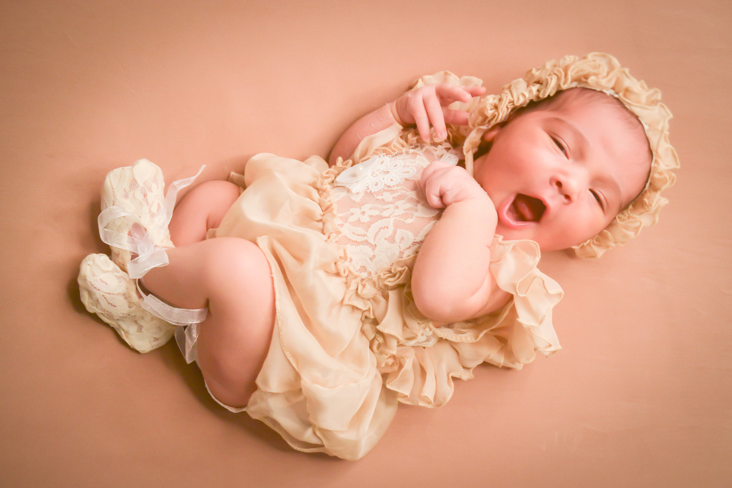 Newborn. Photograper Israel/фотограф Израиль. ALINA TARAN