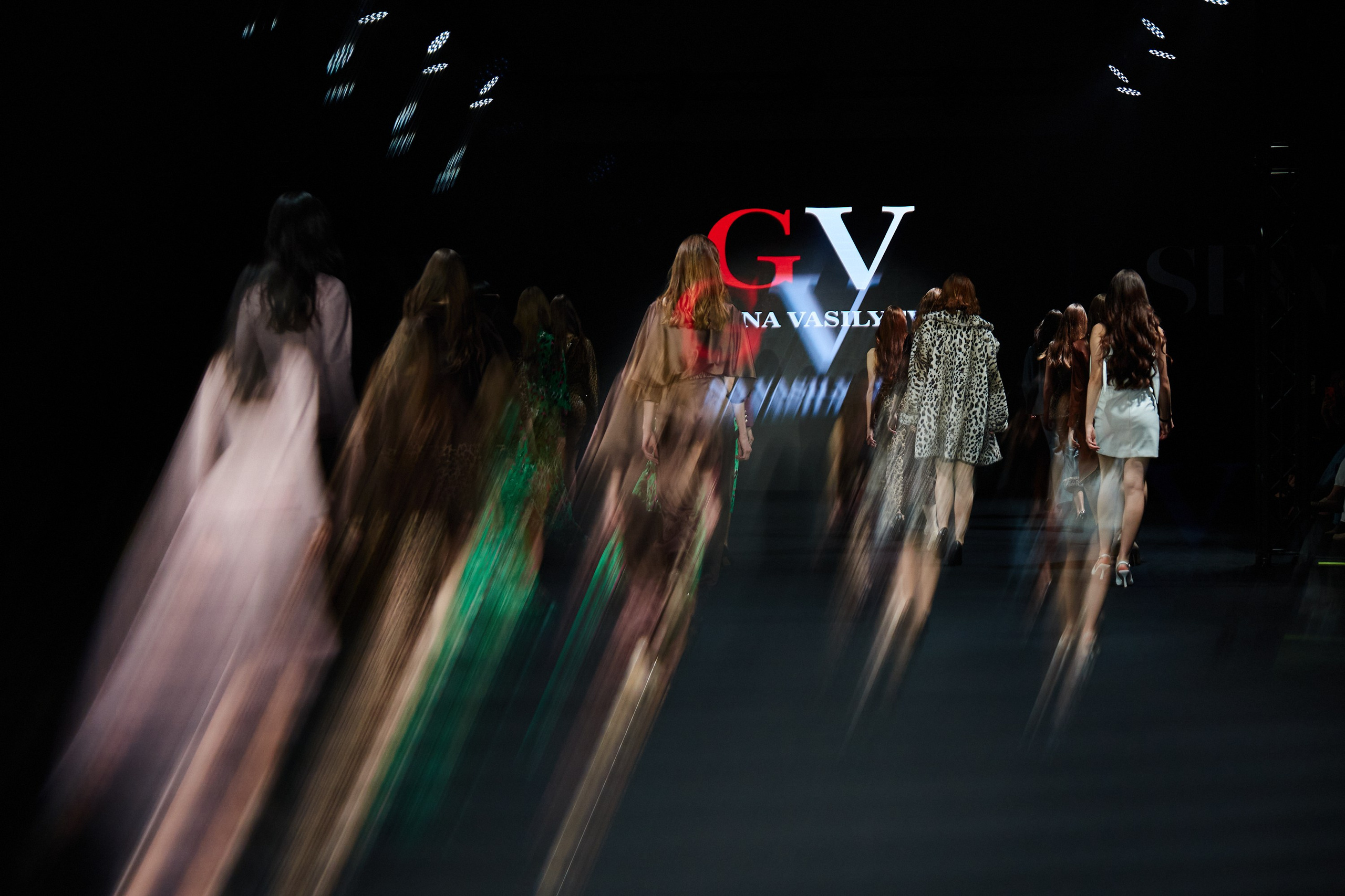 Sochi Fashion Week май 2026. Профессиональный фотограф в Сочи Виктория Джой. Обучение