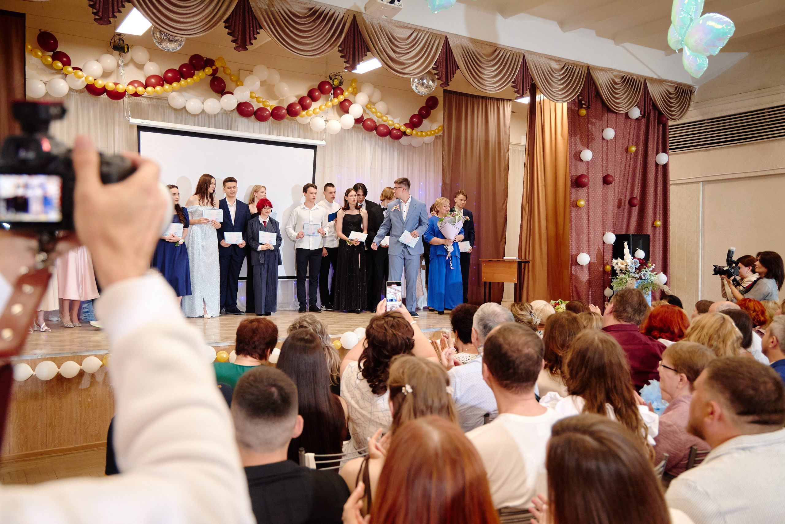 Выпускной 35 Сош. Фотограф Выпускные альбомы Таганрог Сергей Коробченко