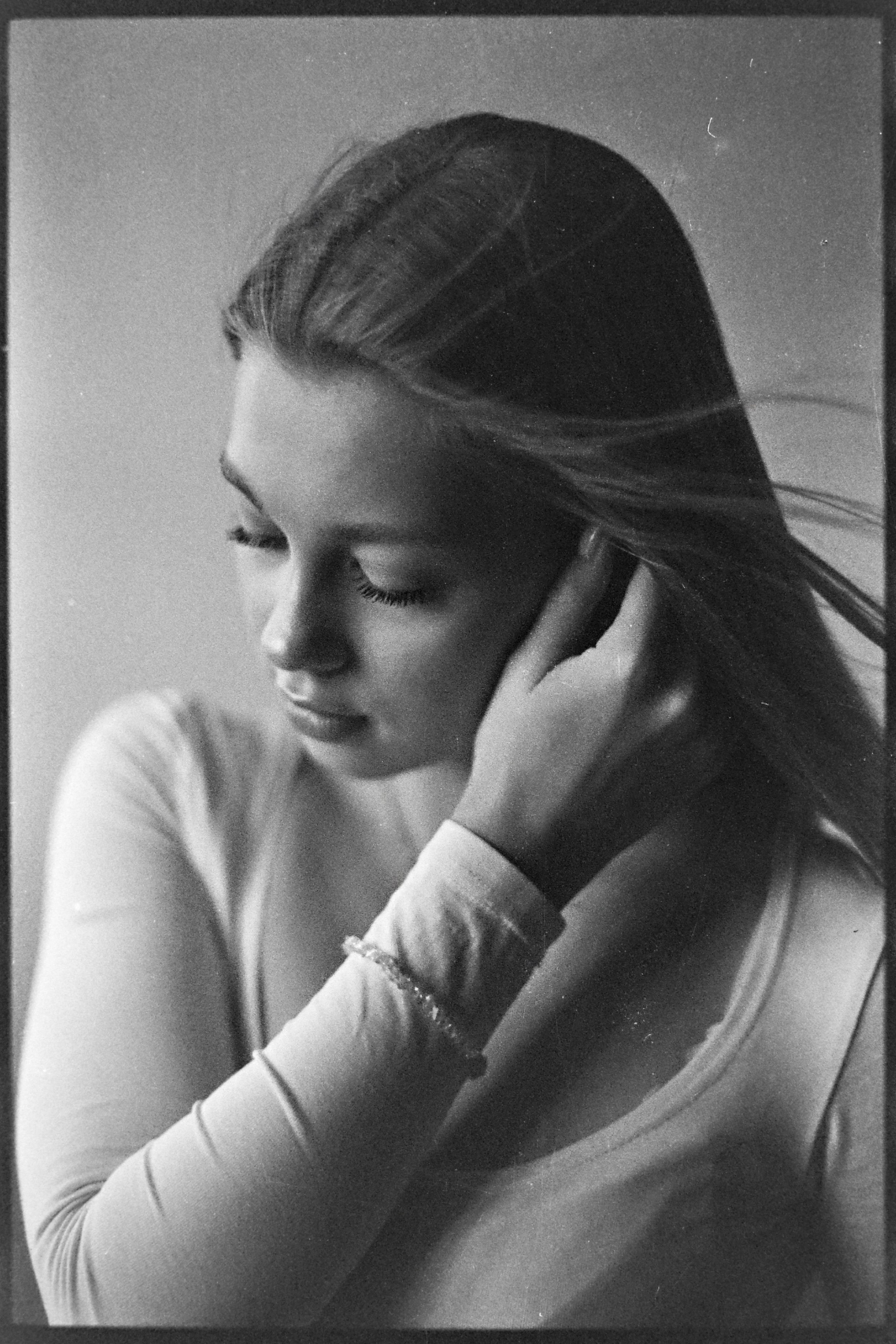 Минималистичная фотосессия на черно-белую пленку