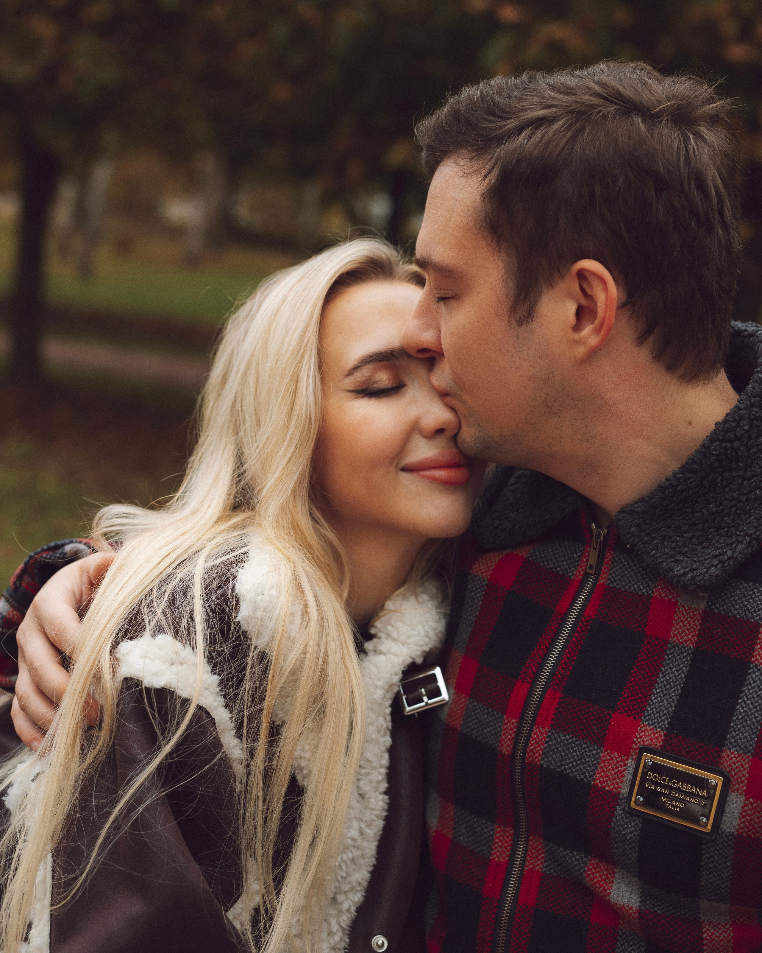 Лавстори в парке. Женский и лавстори фотограф в Москве Елена Аксютко