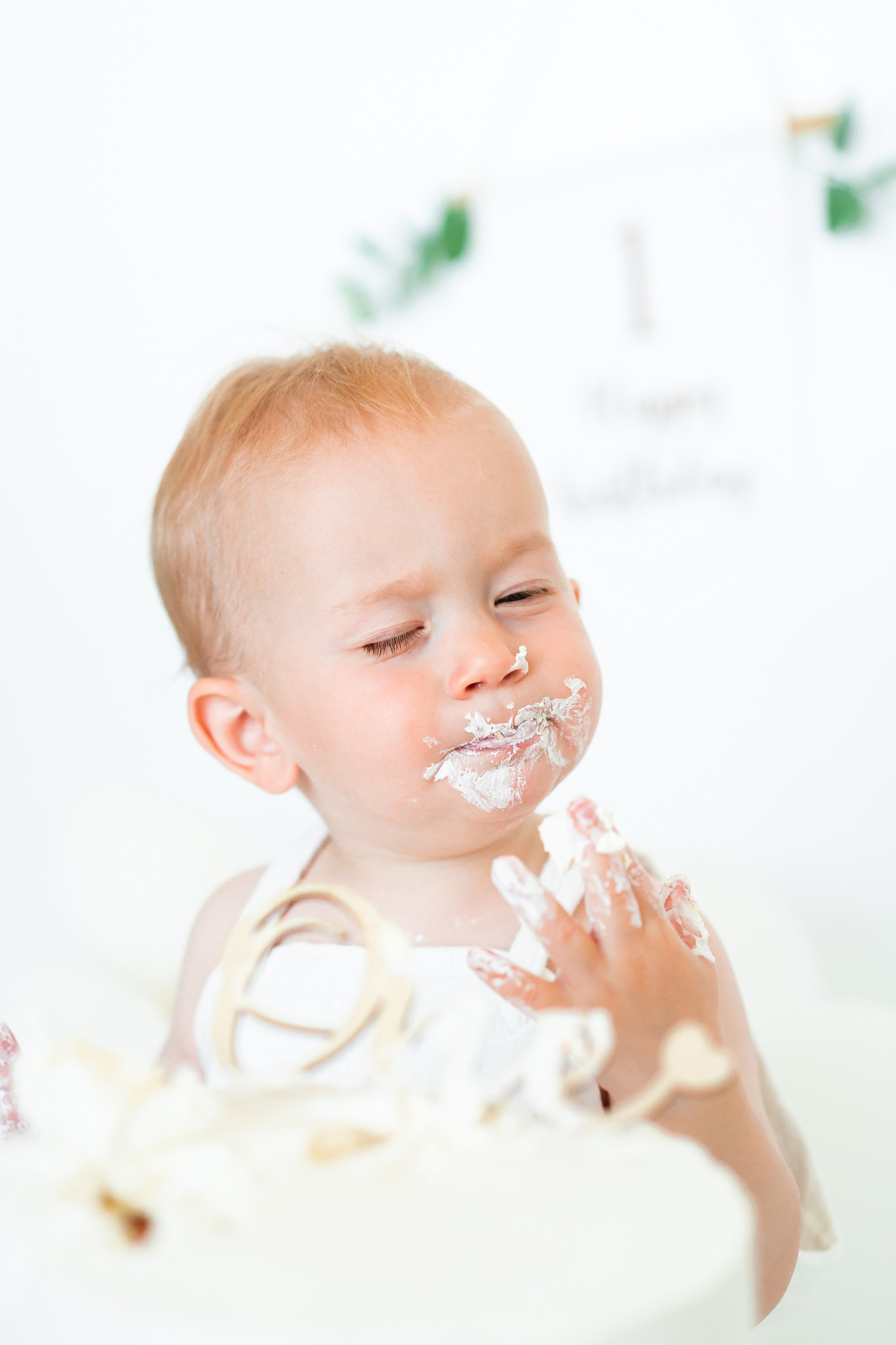 Крушение торта, Smash cake. Детская, семейная фотостудия в Санкт-Петербурге