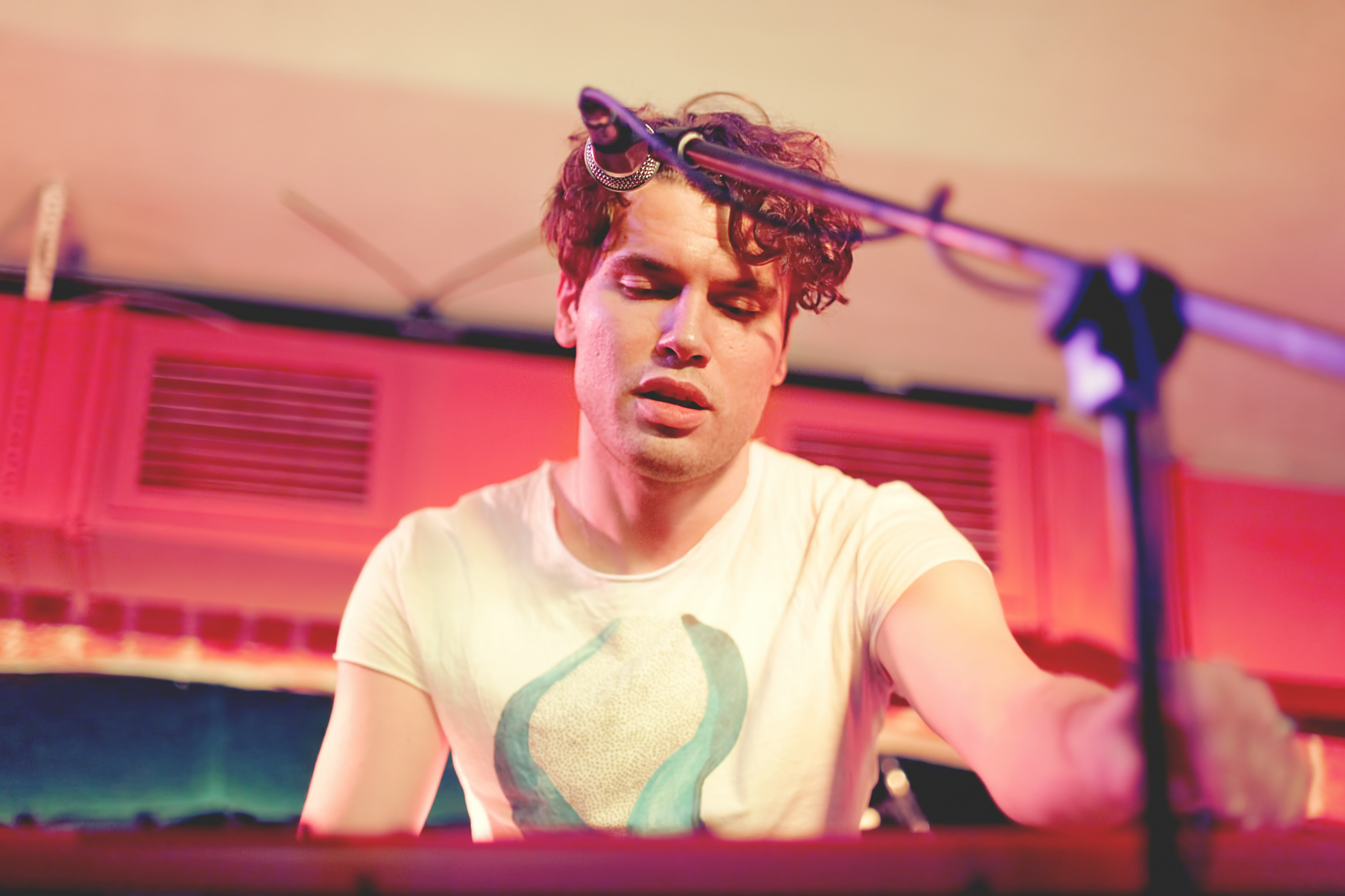 Павел Артемьев участник фабрики звезд