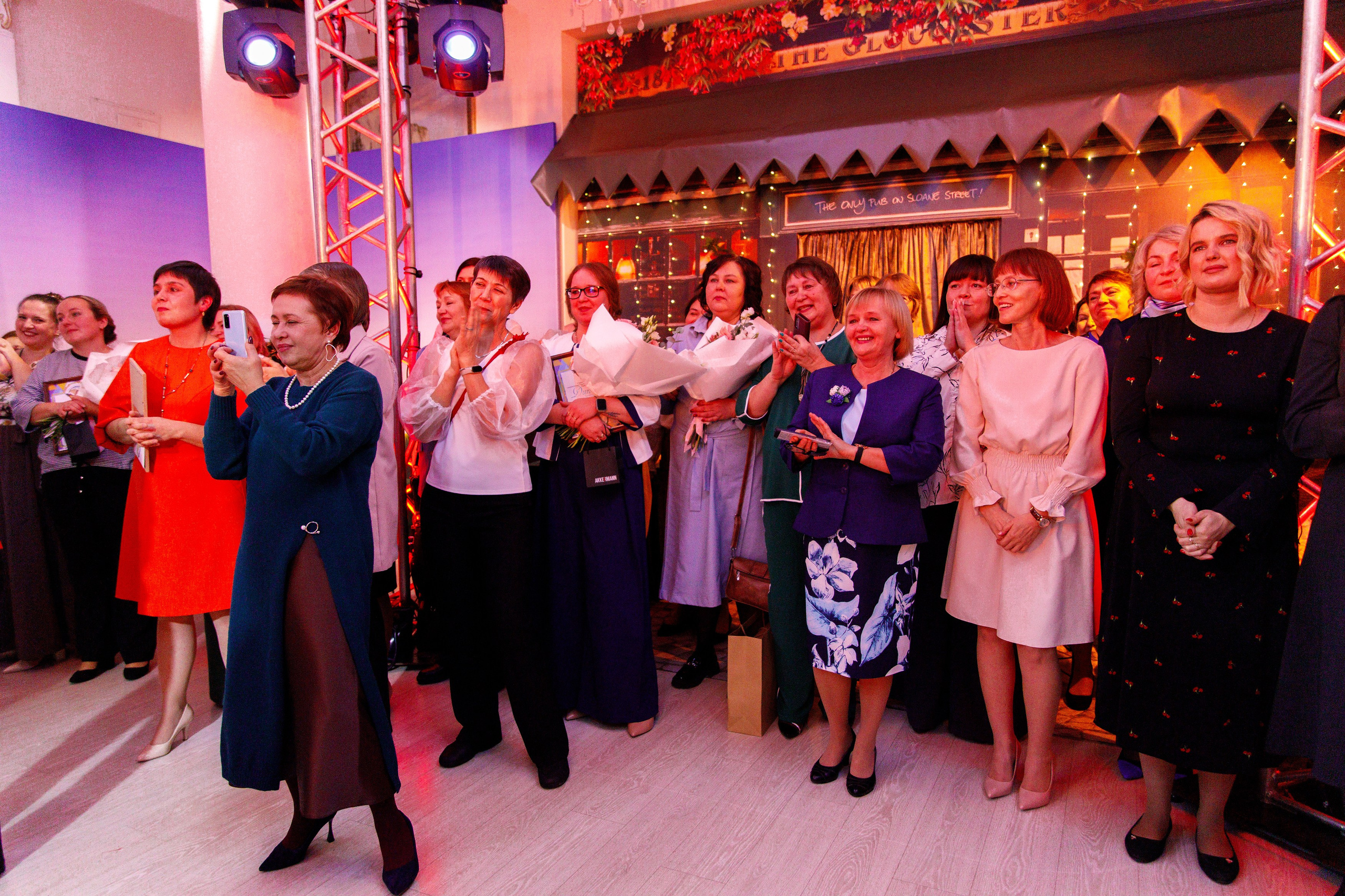 Награждение победителя конкурса «Учитель Года» г. Горнозаводск. Фотограф Дмитрий Молчанов | Фотограф Пермь | Фотограф