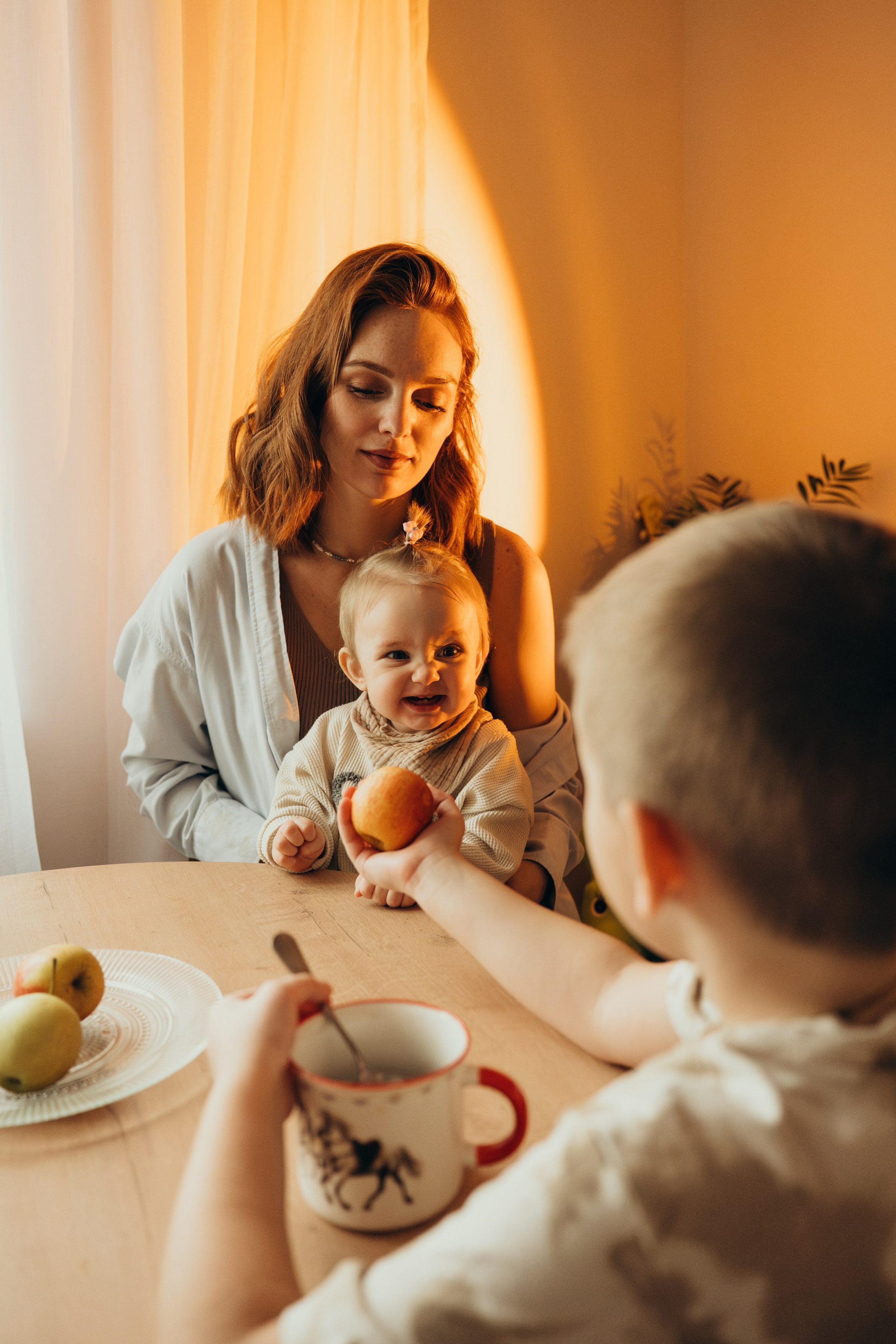 Анастасия, Ярослав и Асия