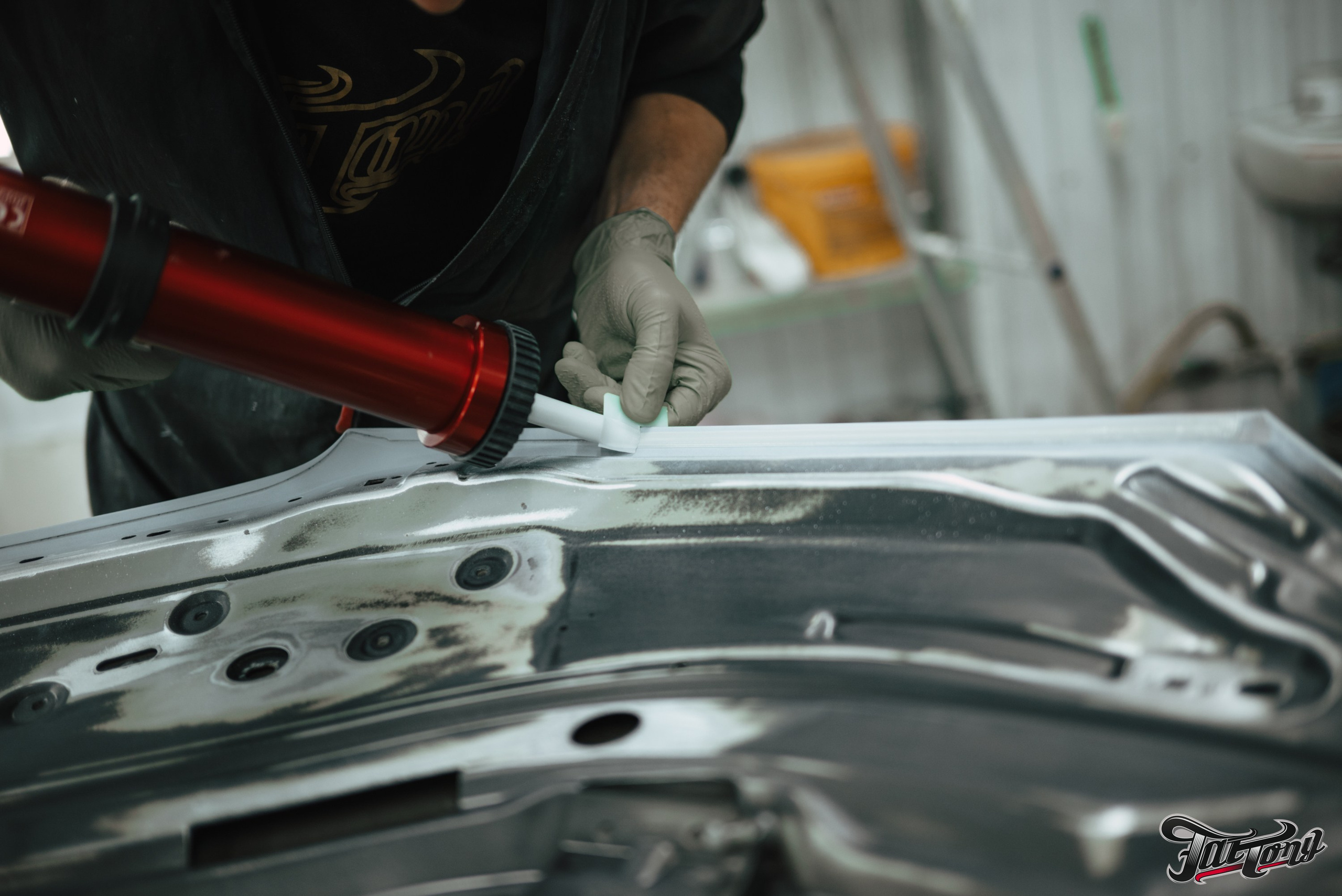 Audi S4 полный окрас кузова, кузовные работы и антихром. DeLorein