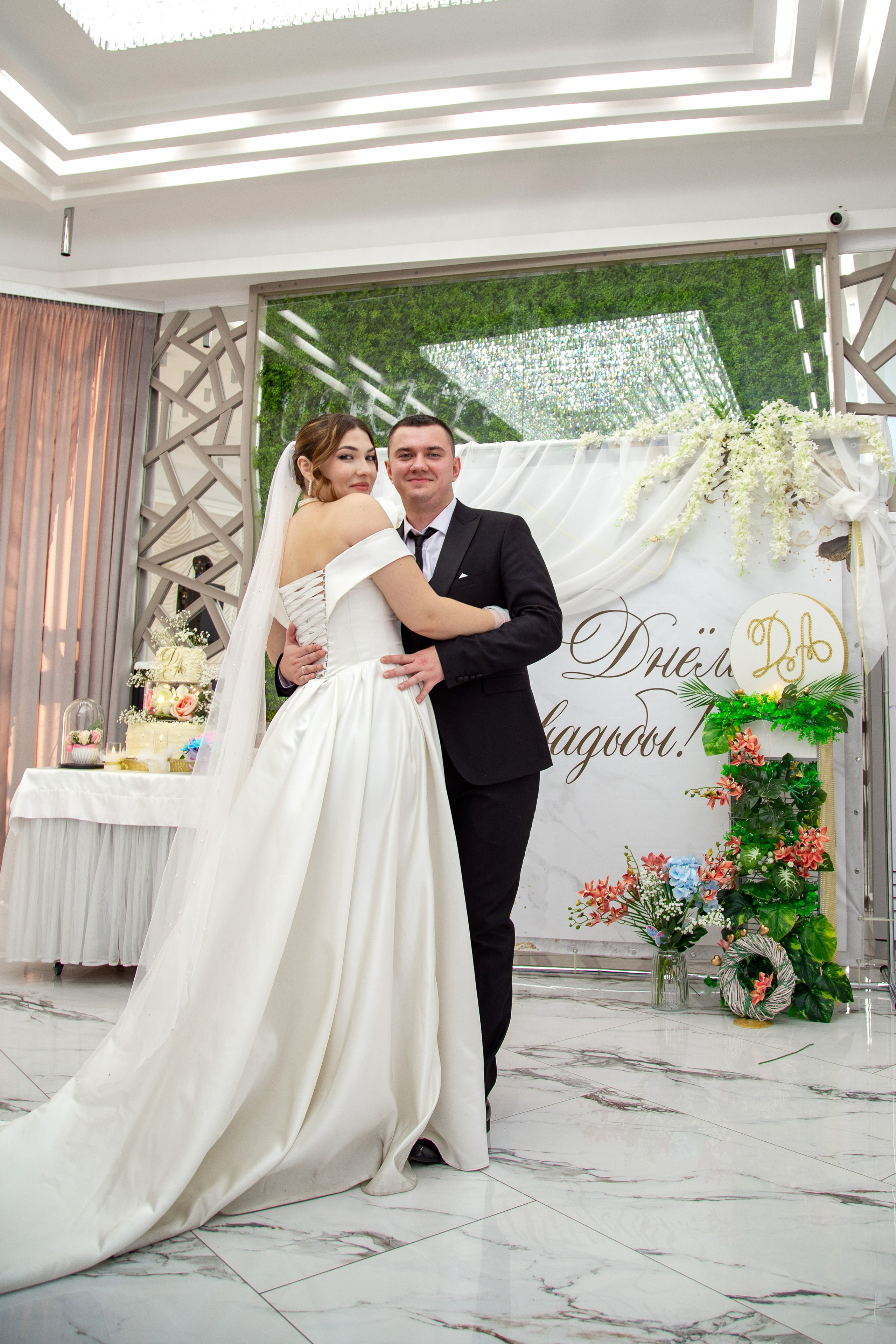 Свадебные фото. Фотограф Краснодара, фотограф в парке Галецкого.репортажный фотограф. детский фотограф, свадебный фотограф. профессиональный фотограф