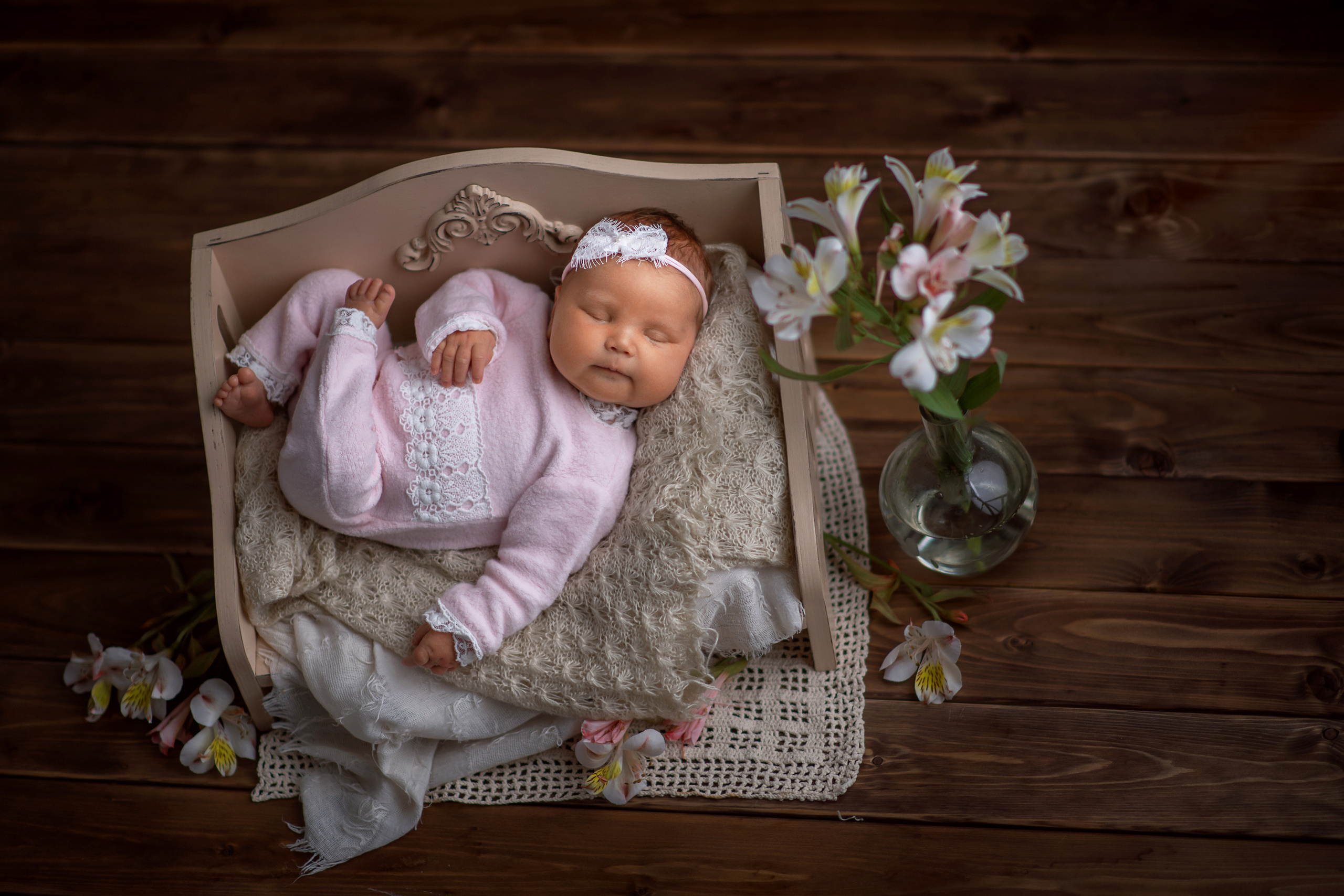 Newborn. Творческая команда Ульяшевы, свадебная и семейная фотография. Кахахста