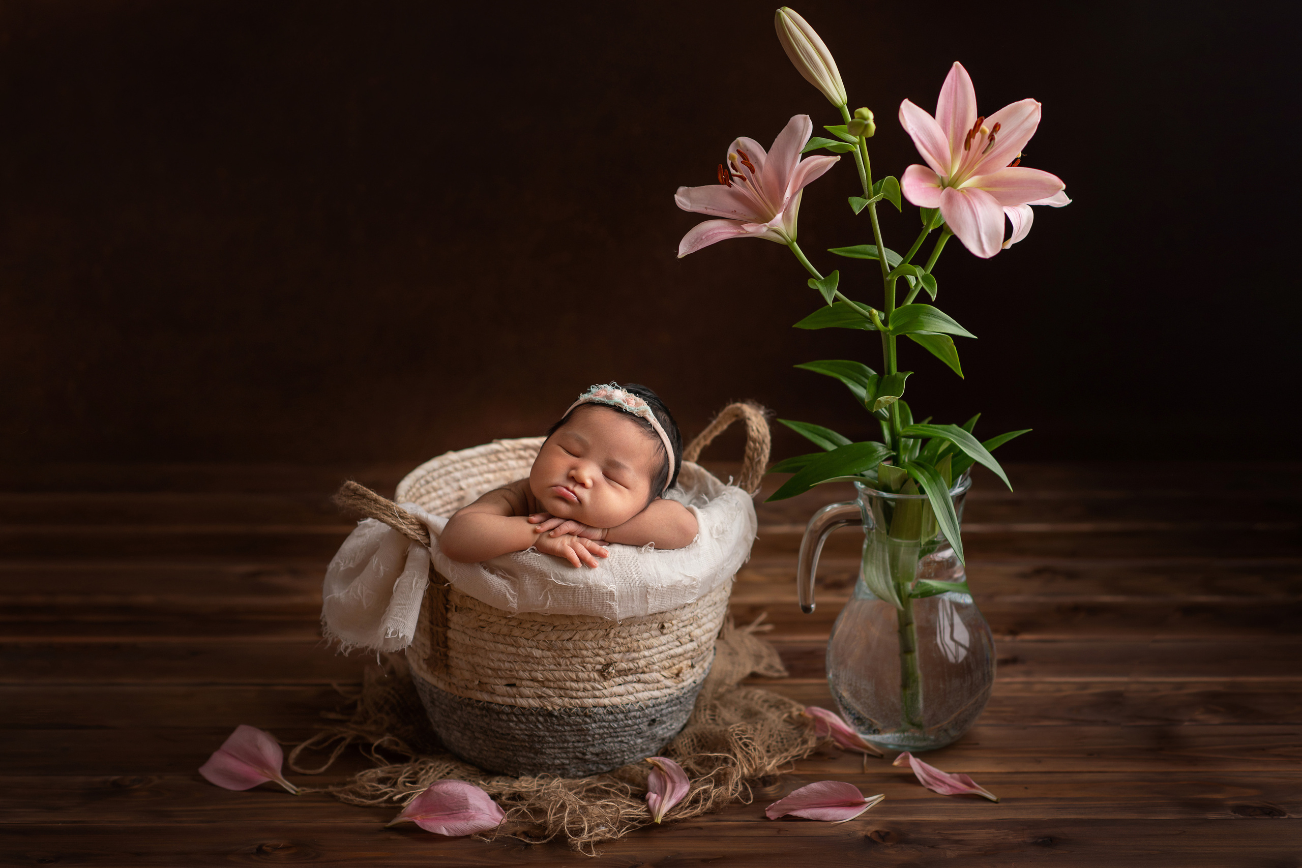 Newborn. Творческая команда Ульяшевы, свадебная и семейная фотография. Кахахста