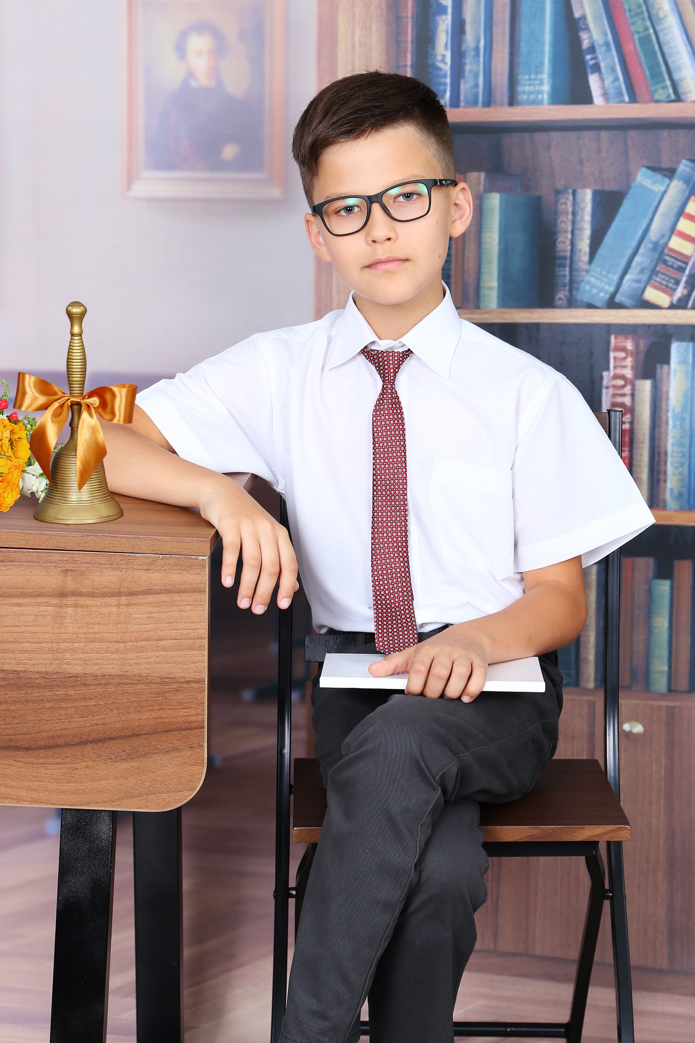 КОМПАНИЯ КРАЙФОТО ФОТОСЕССИЯ СНОВА В ШКОЛУ. КОМПАНИЯ КРАЙФОТО