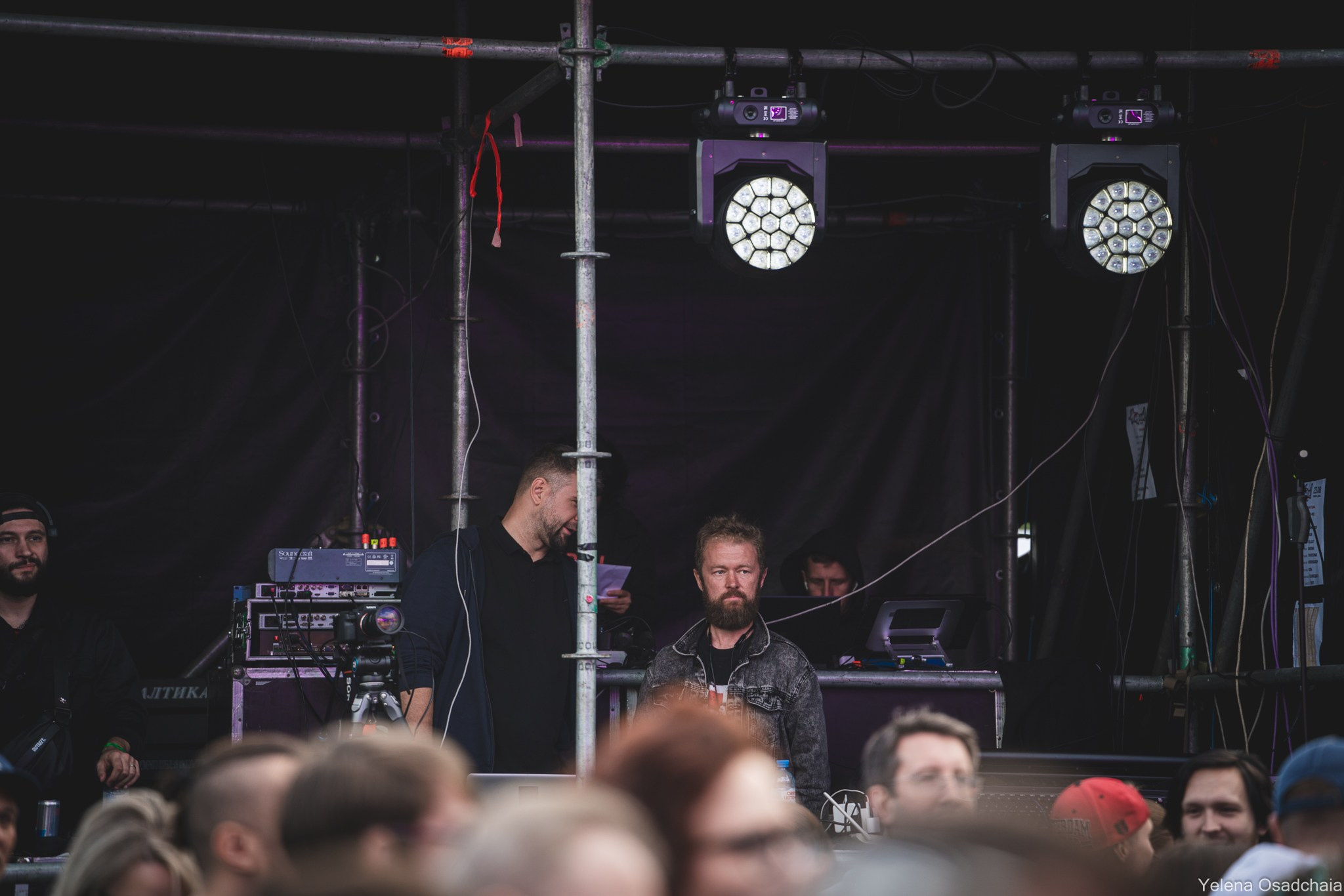 Живой 2025 — День 1. Елена Осадчая — фотографирую музыку на сцене и в жизни