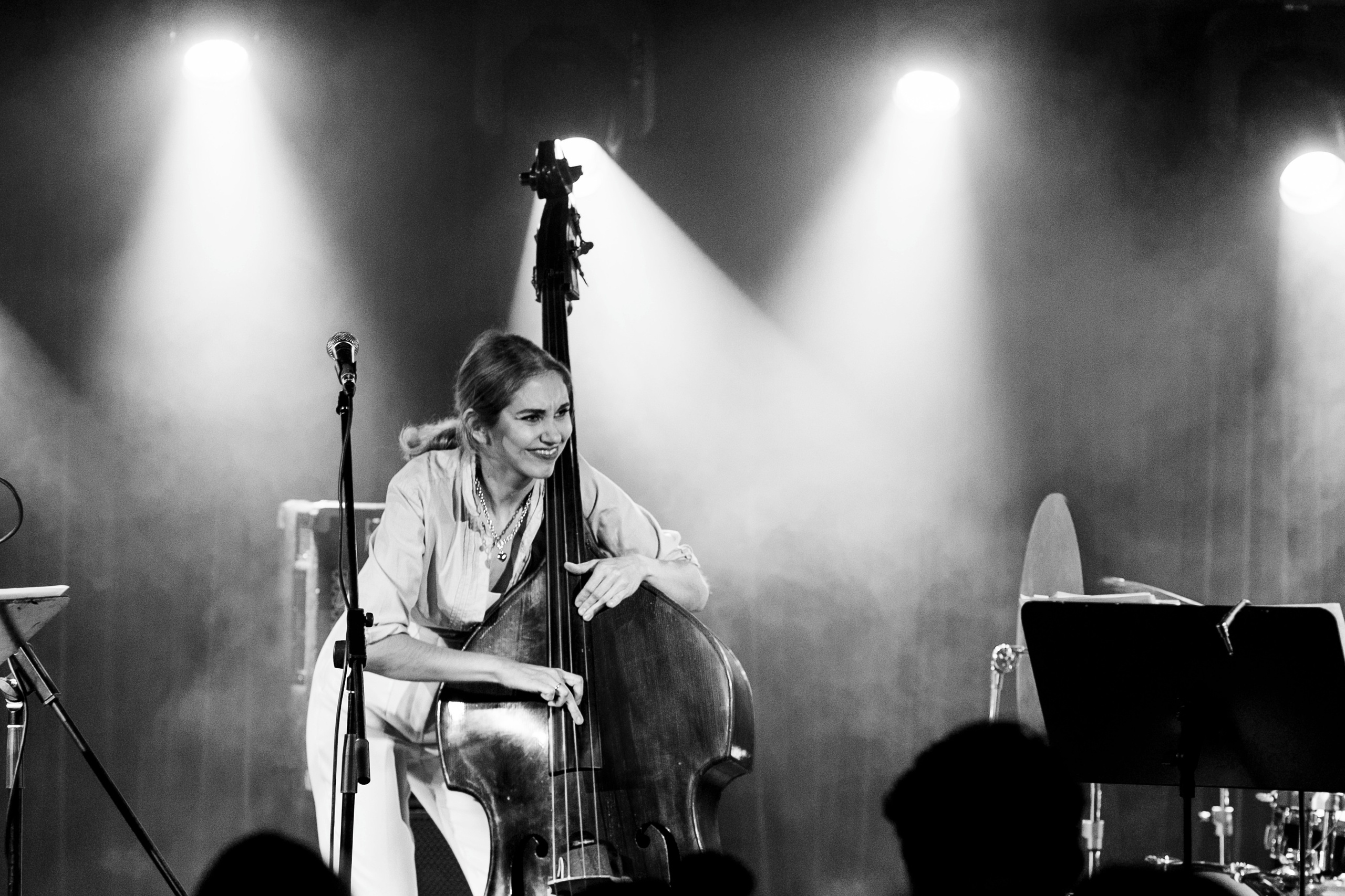 Фотосъемка концерта Дарьи Шорр в клубе Алексея Козлова. Репортажный фотограф Борис Геер