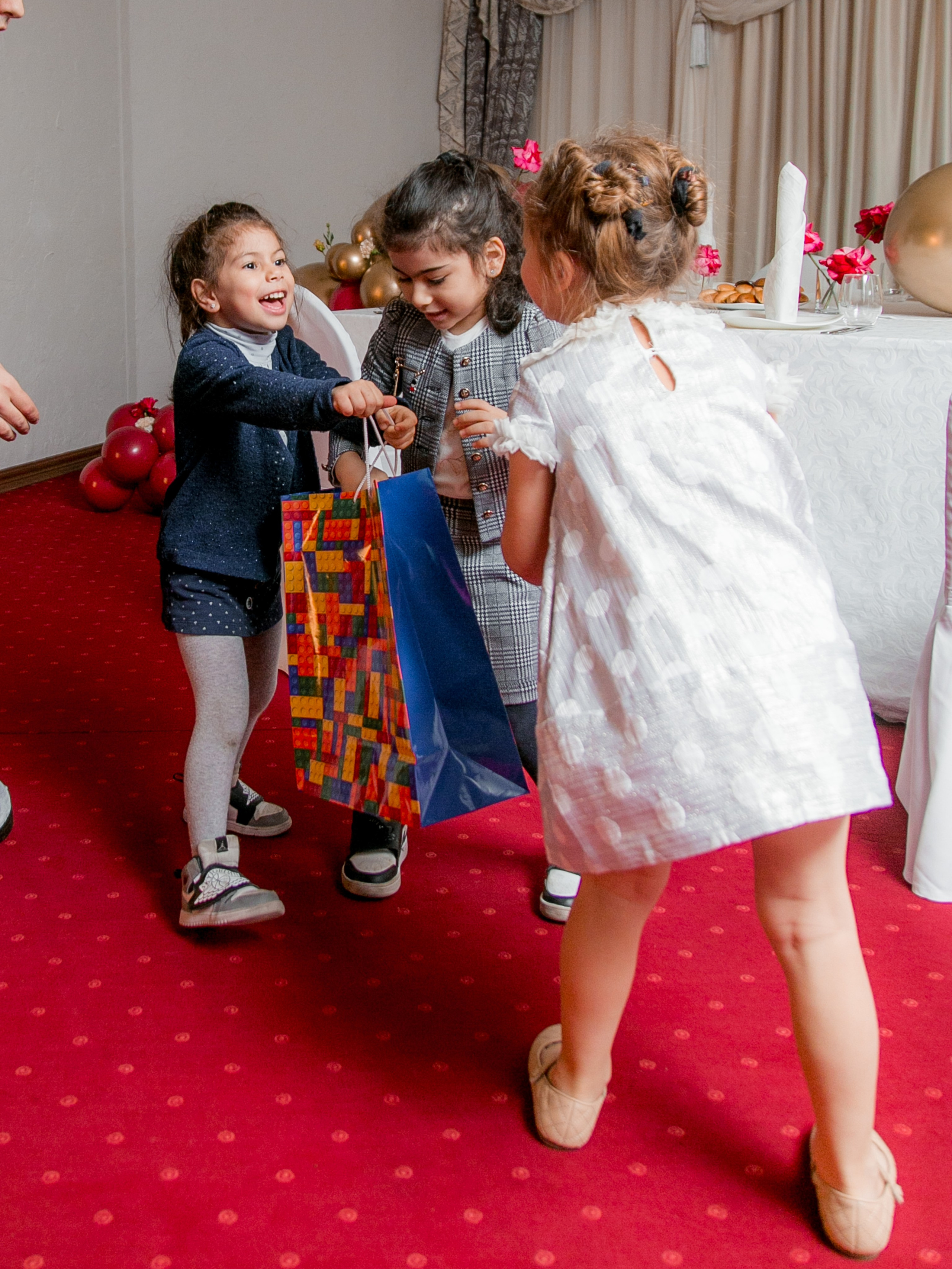 Фотосъемка детского Дня рождения Анечки. Репортажный фотограф Борис Геер