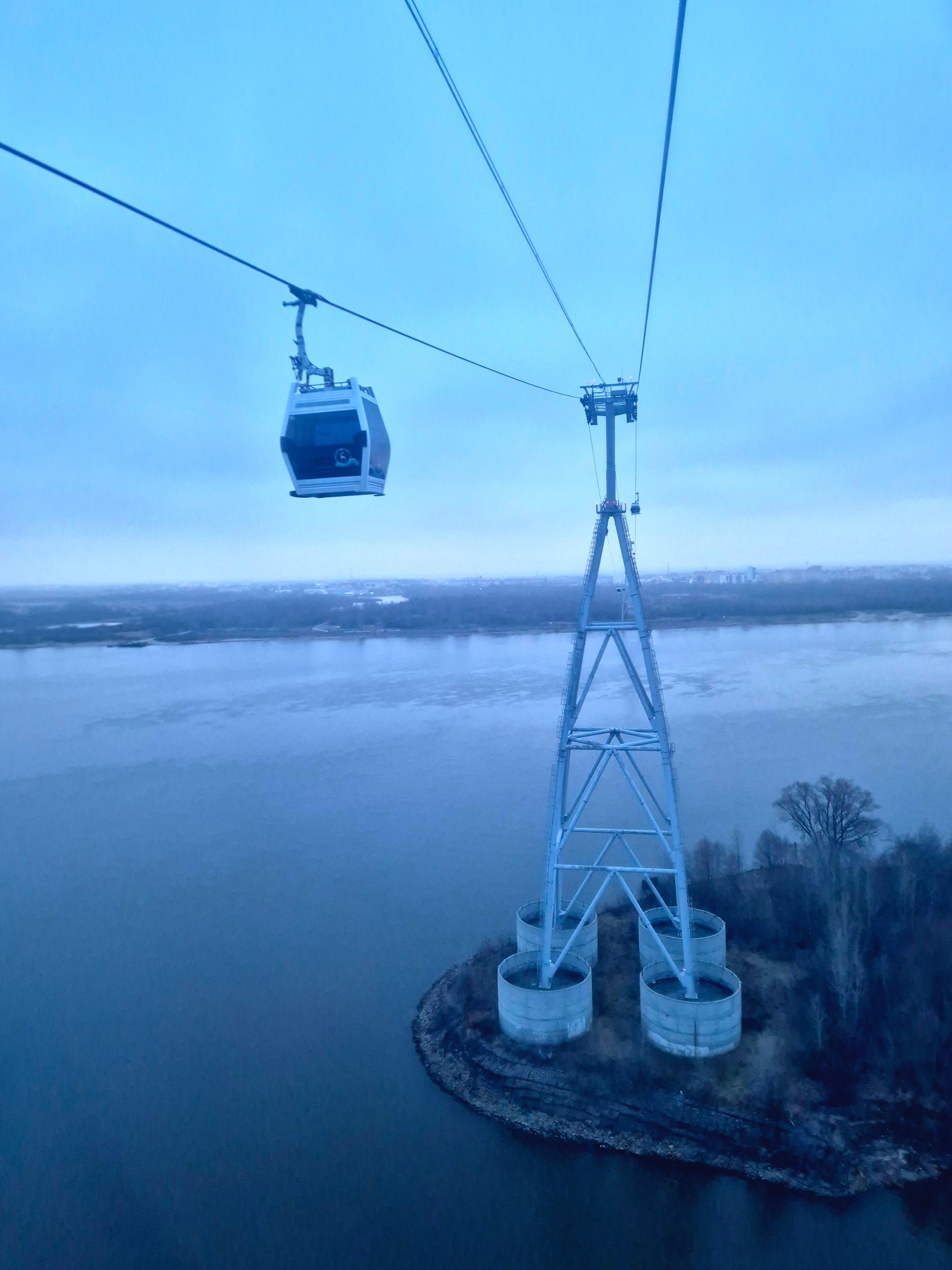 Нижегородская канатная дорога имеет самый большой в Европе безопорный пролёт над водной поверхностью — 861 м.