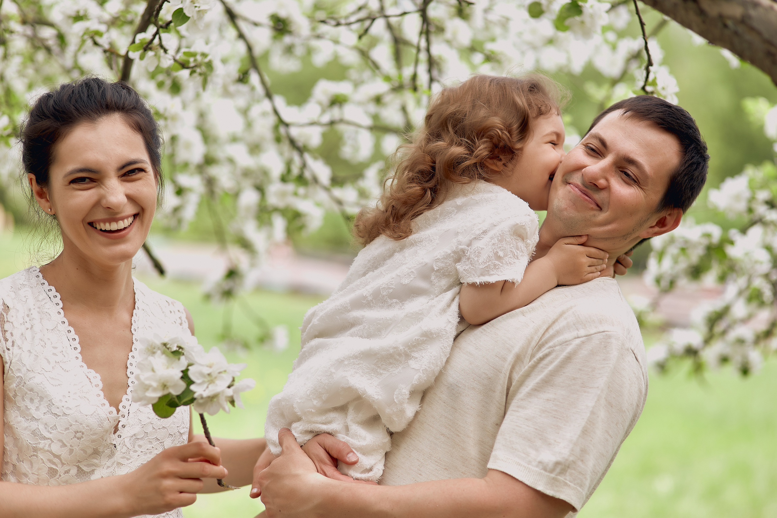 Прогулка в вишневом лесу. Свадебный и семейный фотограф Алексей Сафонов