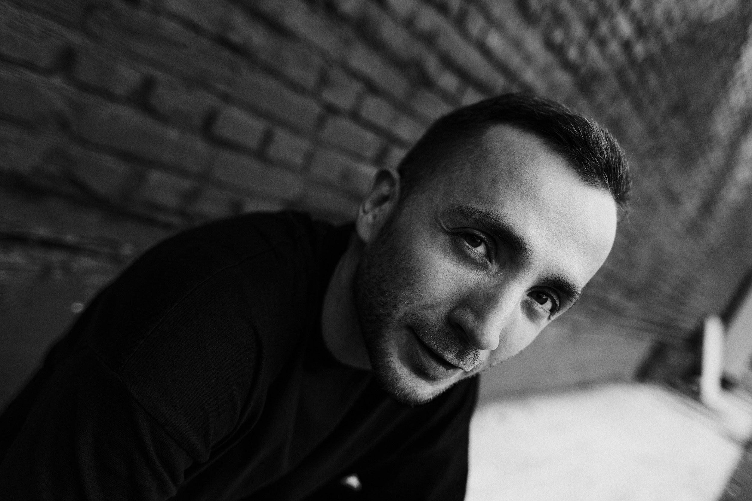 Уличная фотосессия мужской портрет. Фотограф Дарья Мустафина, Тюмень