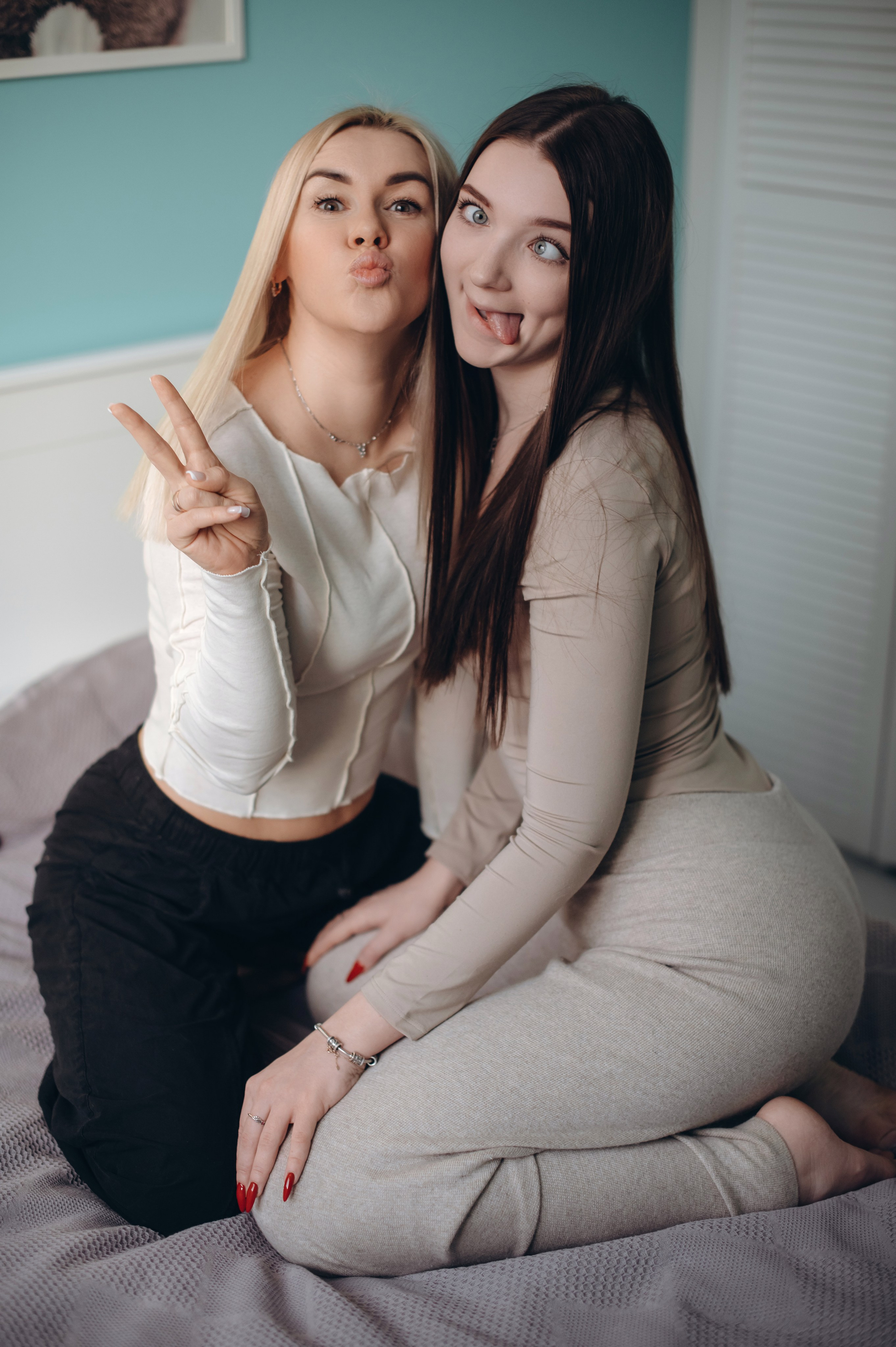 Виталя Аня Ариша Марк Бетти Яр Парк. Семьи