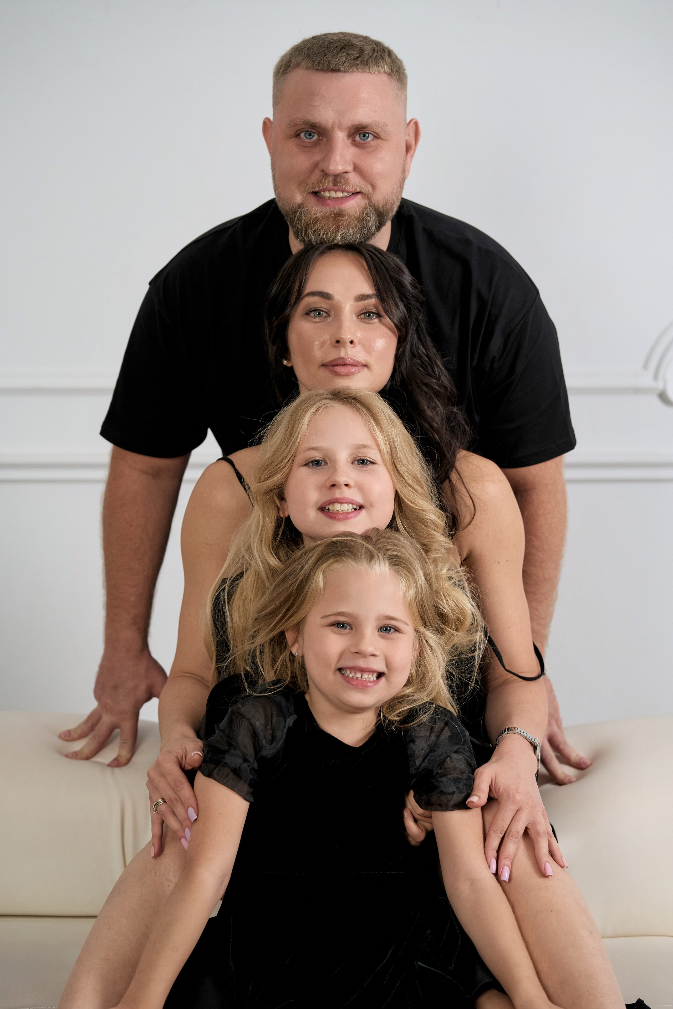 Семья Ксении в студии. Женский фотограф в Самаре Дарья Ильина