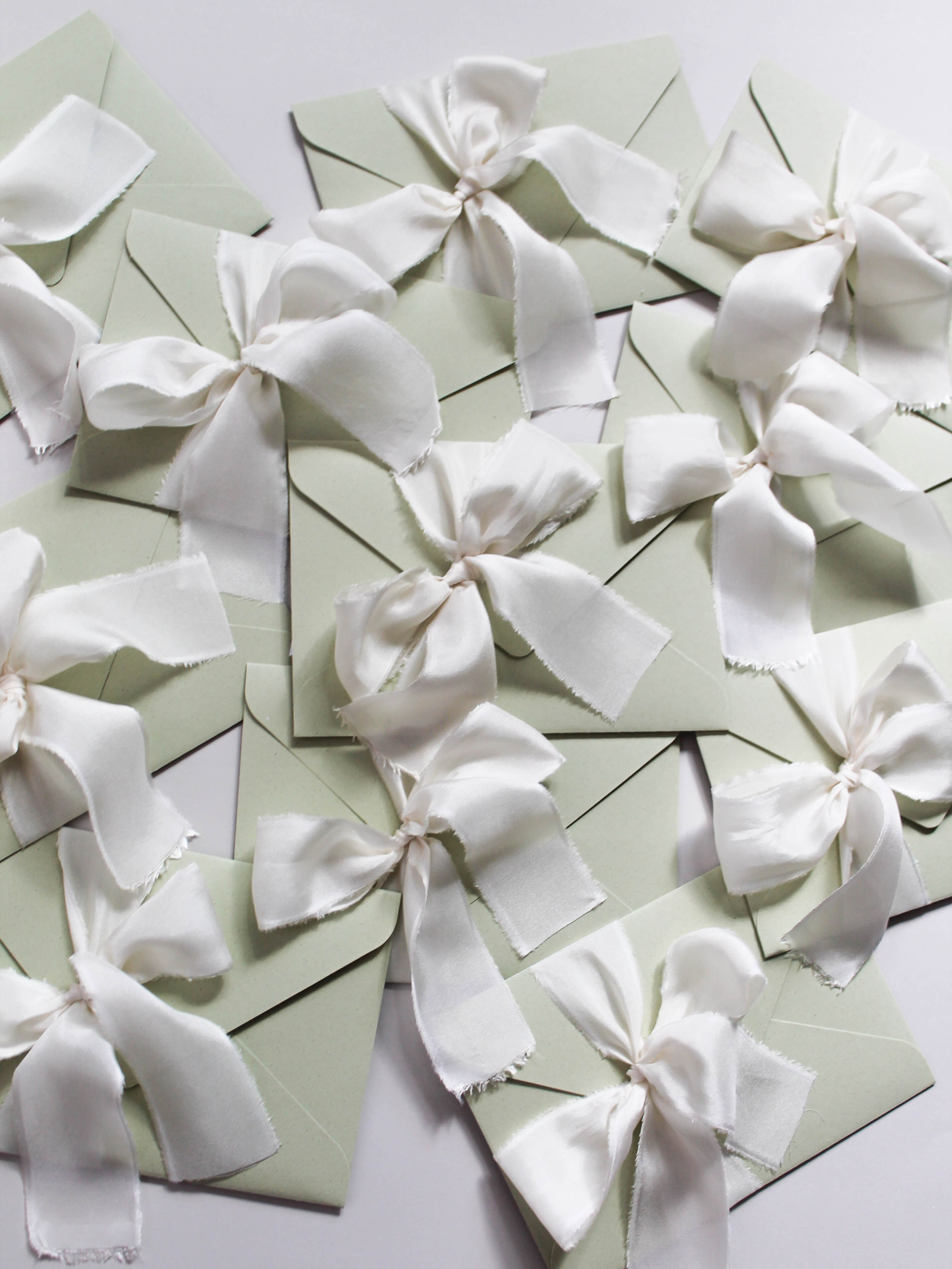 Для конвертов, 125 руб. Дизайнер полиграфии в Санкт-Петербурге. Заказать свадебные приглашения, подарочные сертификаты, полиграфию для бизнеса, шелковые ленты