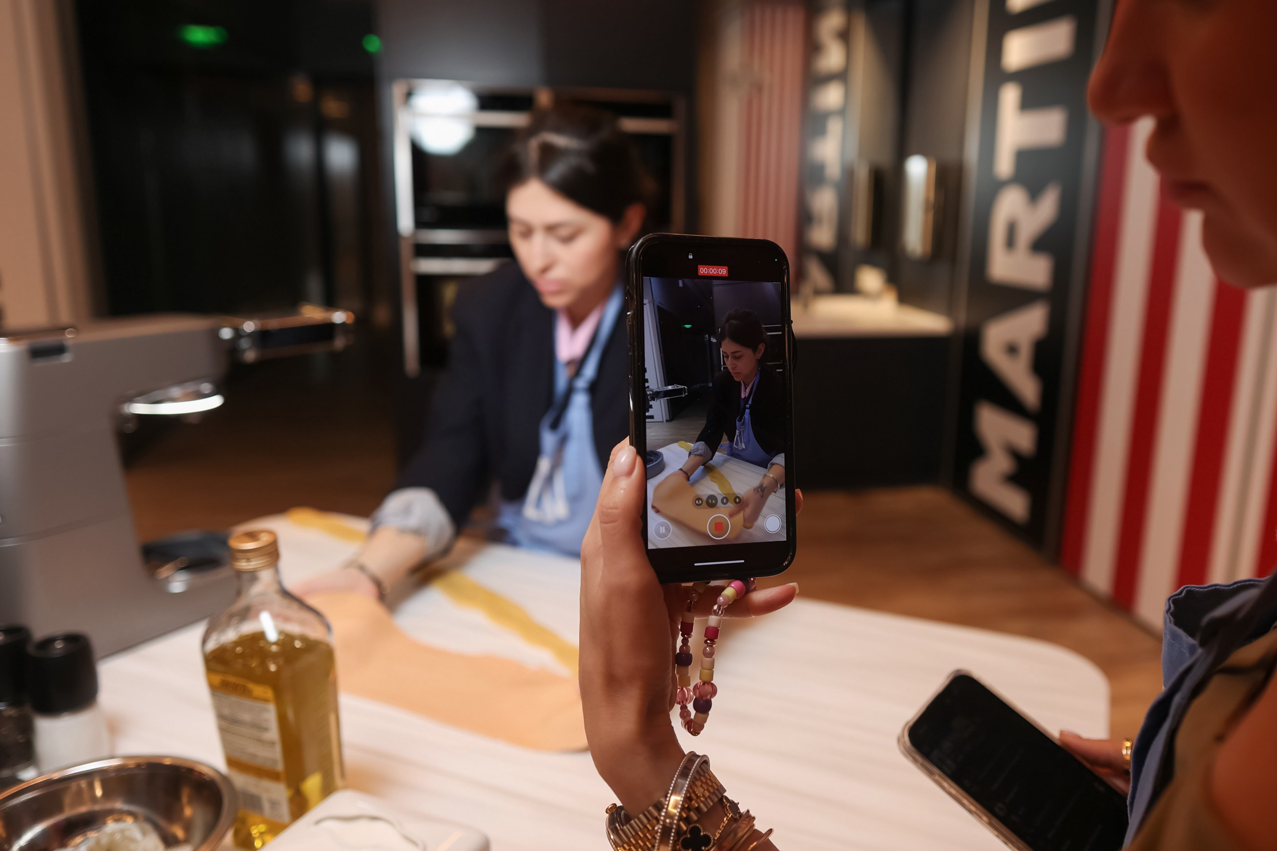 Вечеринка 8 марта в EventyOn. Репортажный фотограф видеограф в Москве Ольга Плаксина