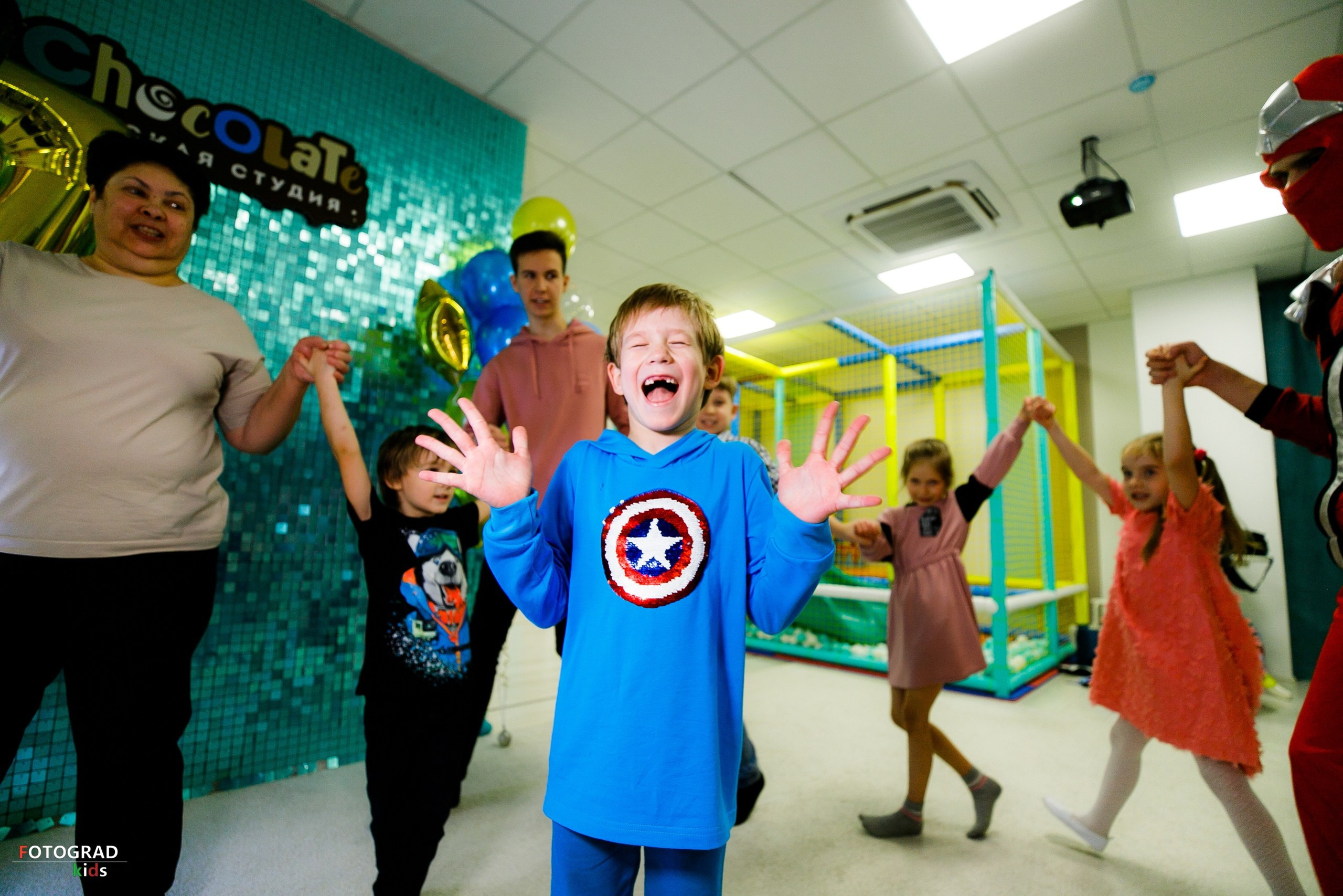 Команда специалистов в мире фотографии и видео. Детский фотограф, семейный фотограф