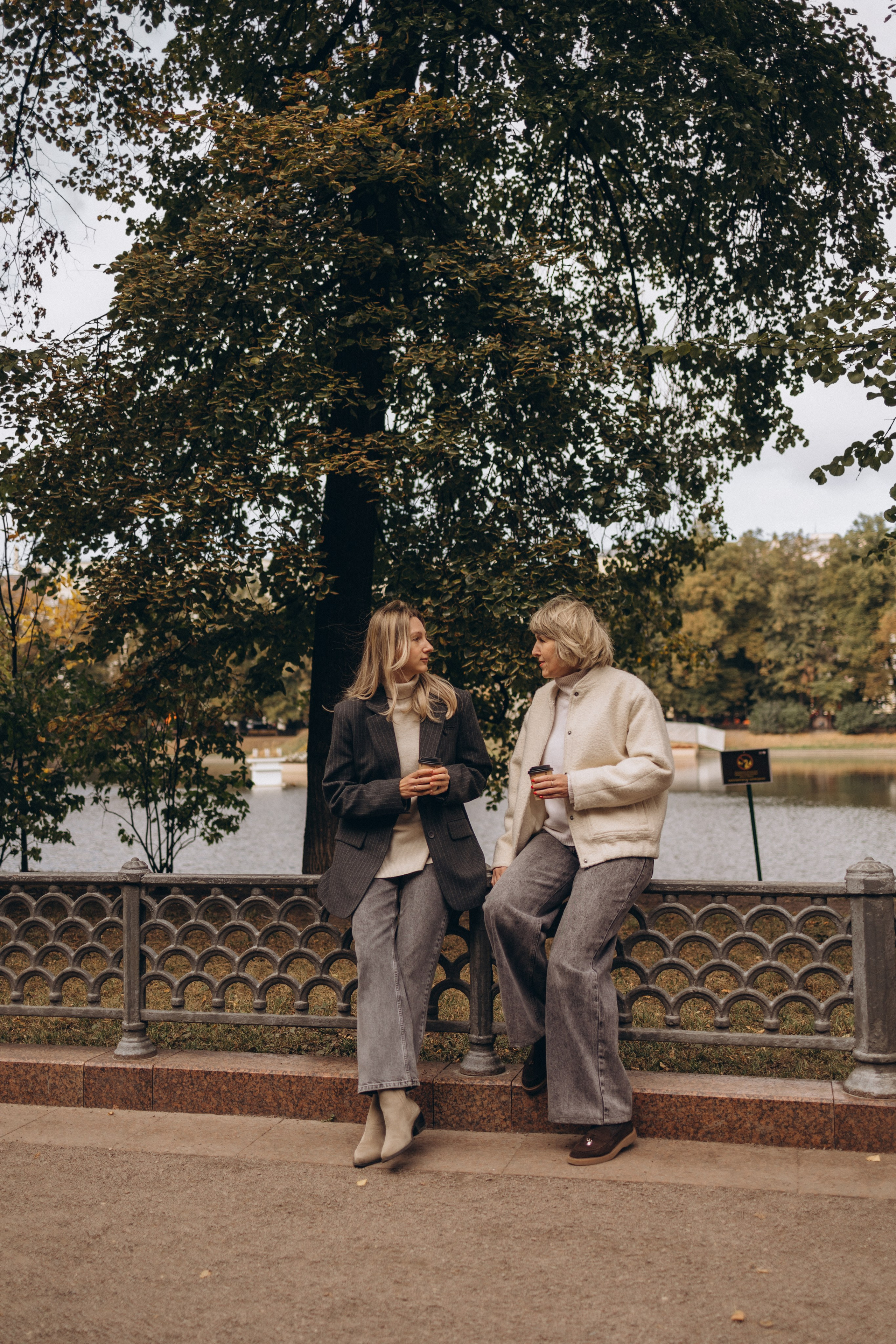 Прогулка мамы с дочкой. Семейный фотограф в Москве Аникина Наталья