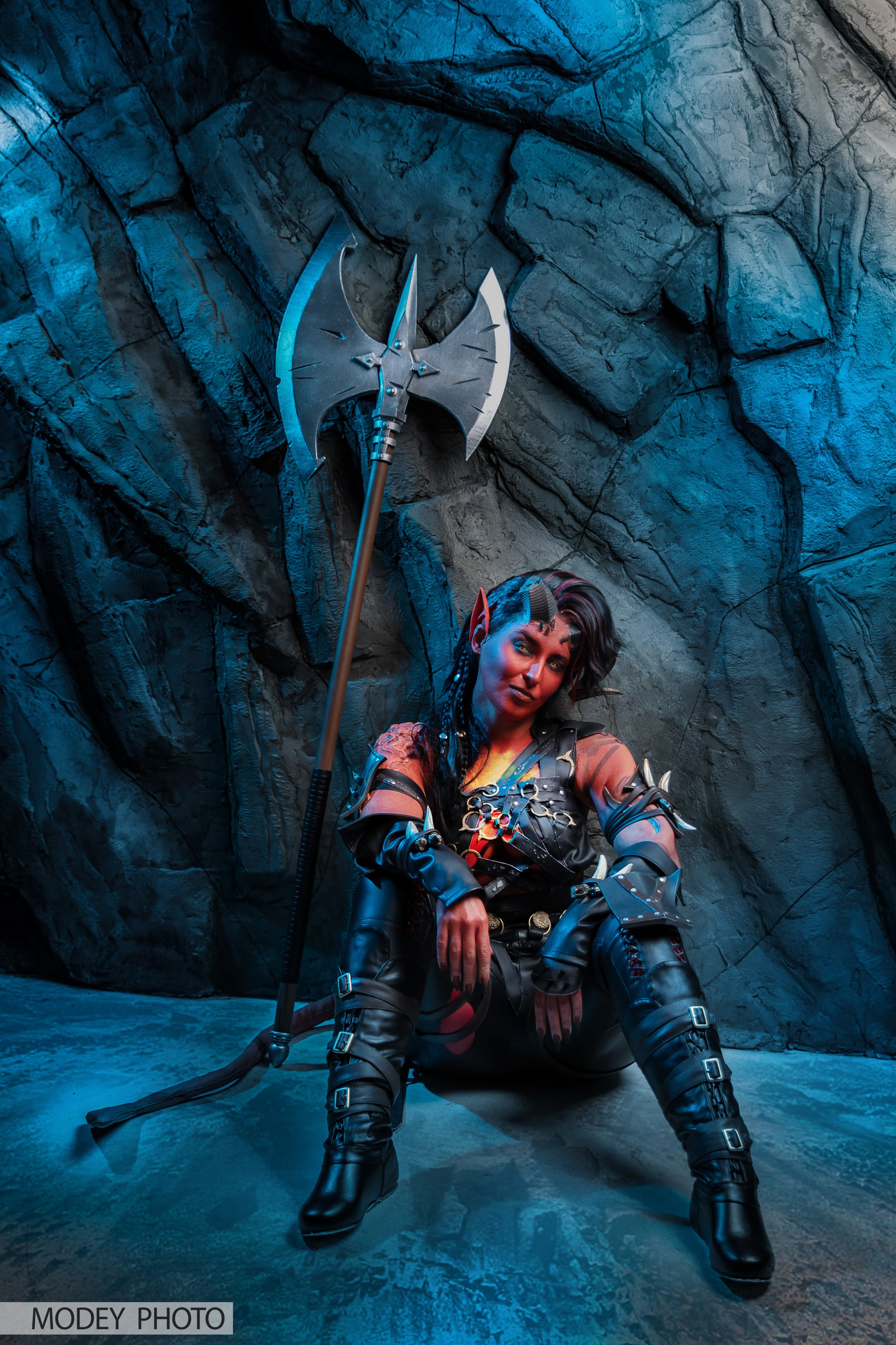 Огненная девушка Карлах из Baldur's Gate 3 (cosplay)