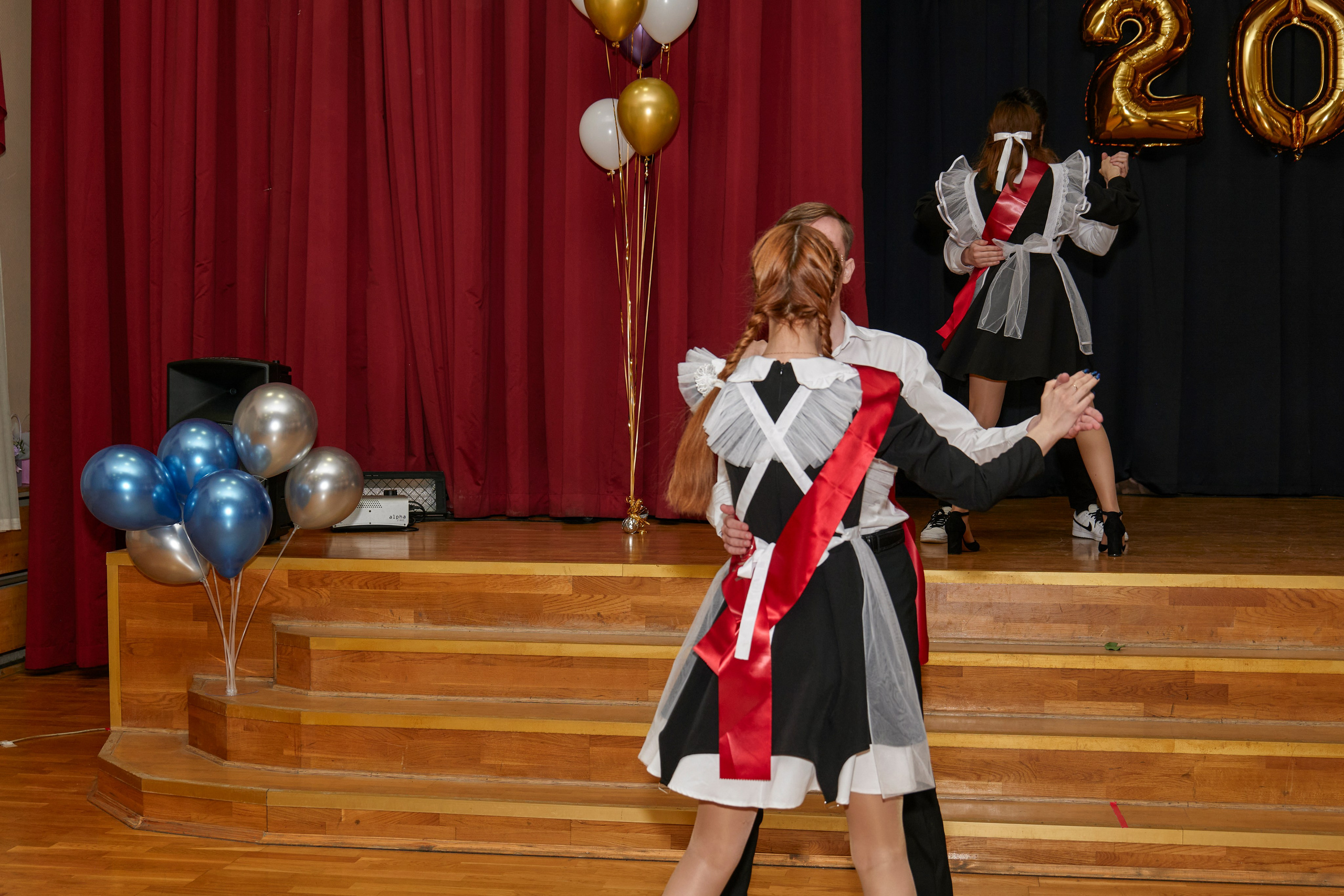 Последний звонок школа 1413. Детский и семейный фотограф г. Москва Оксана Катаджи