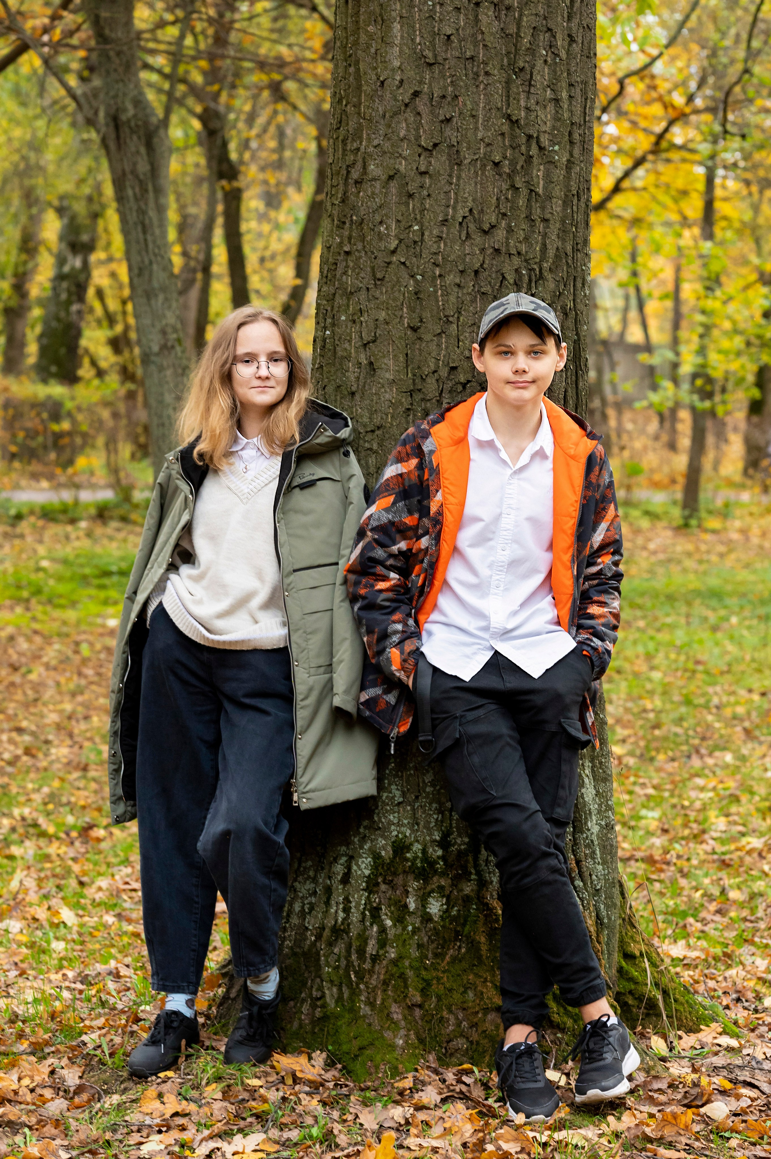 Осенняя фотосессия в парке 9-А класс Школа 953. Детский и семейный фотограф г. Москва Оксана Катаджи