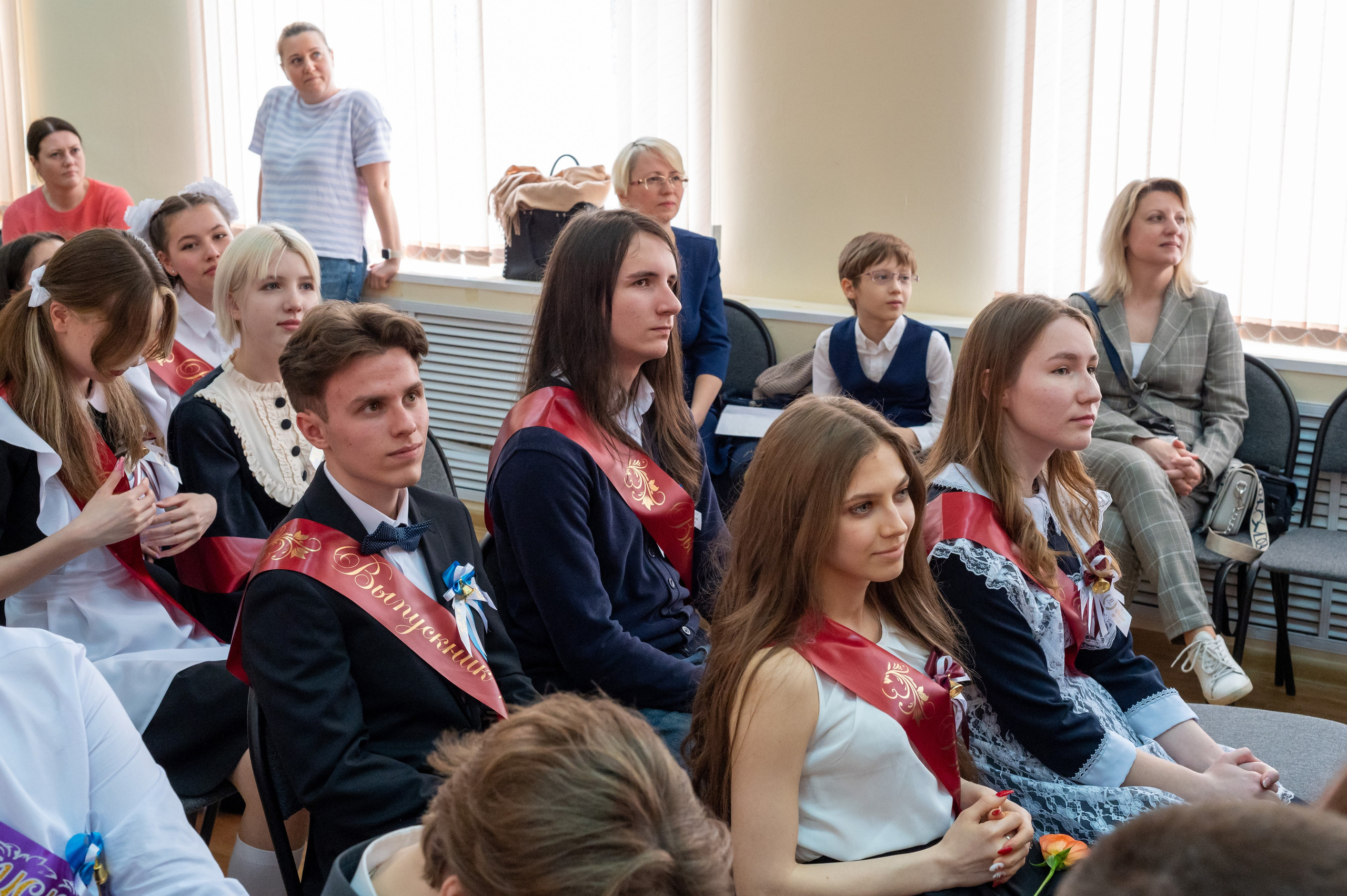 Последний звонок Школа 1412. Детский и семейный фотограф г. Москва Оксана Катаджи