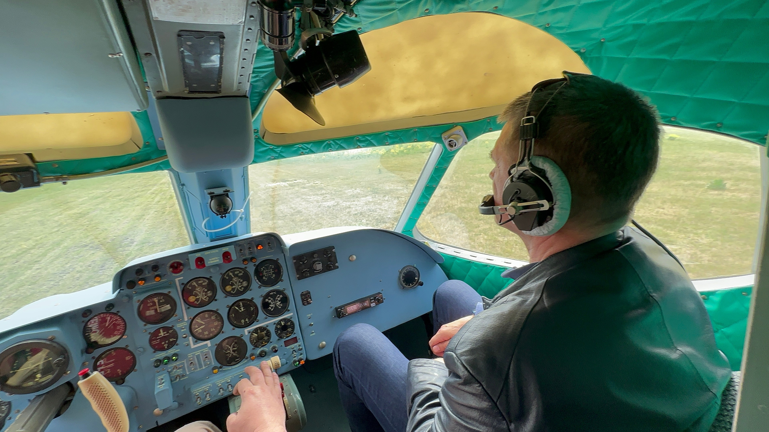 Перегон Ан-14 «Пчёлка» из Новосибирска в Красноярск (2023 г.). Фотоальбом показывающий увлекательный мир авиации и мир медведей Андрея Иванова