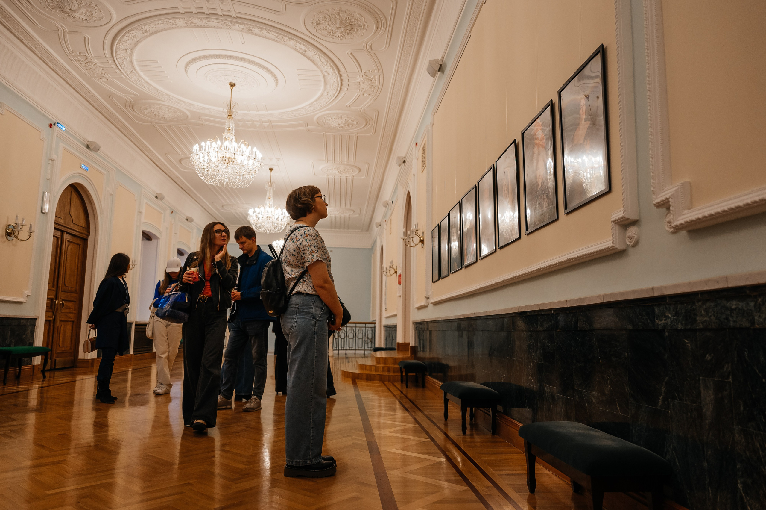 Открытие выставки Кати Васильевой в Молодежном театре. Wedding and family photographer USA