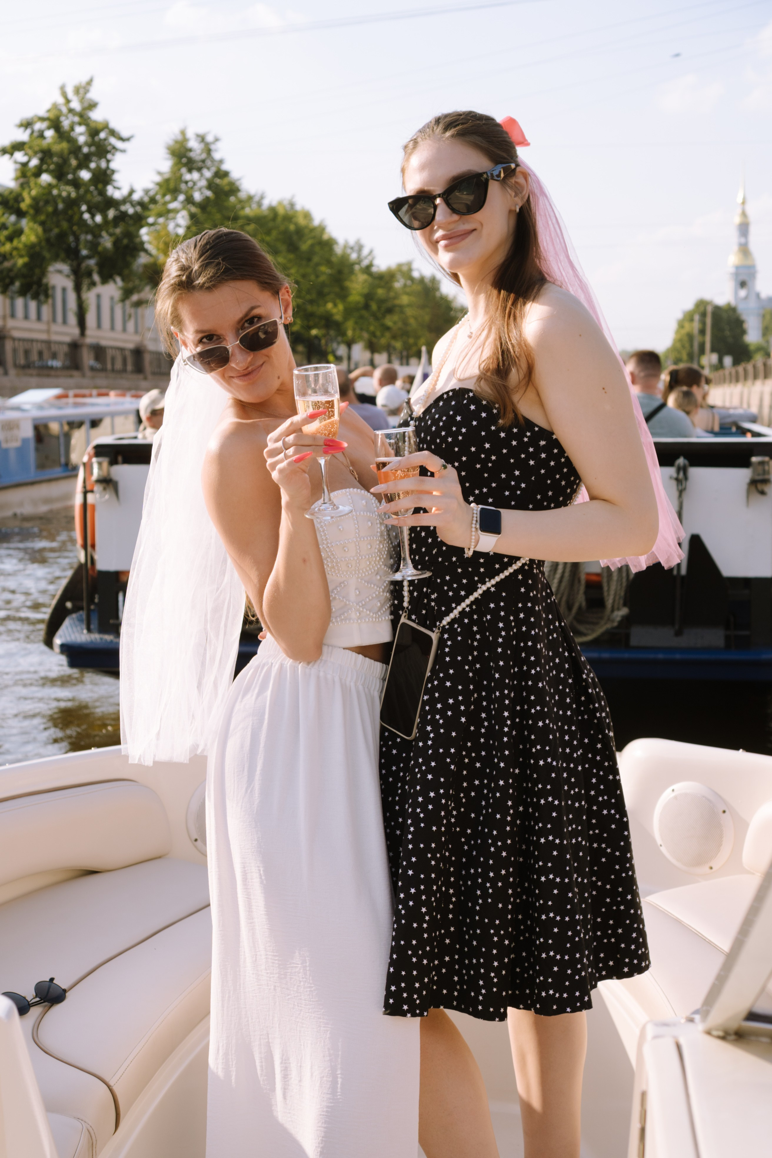 ДЕВИЧНИК НА КАТЕРЕ. Профессиональный фотограф, Санкт-Петербург — Виктория Богомолова