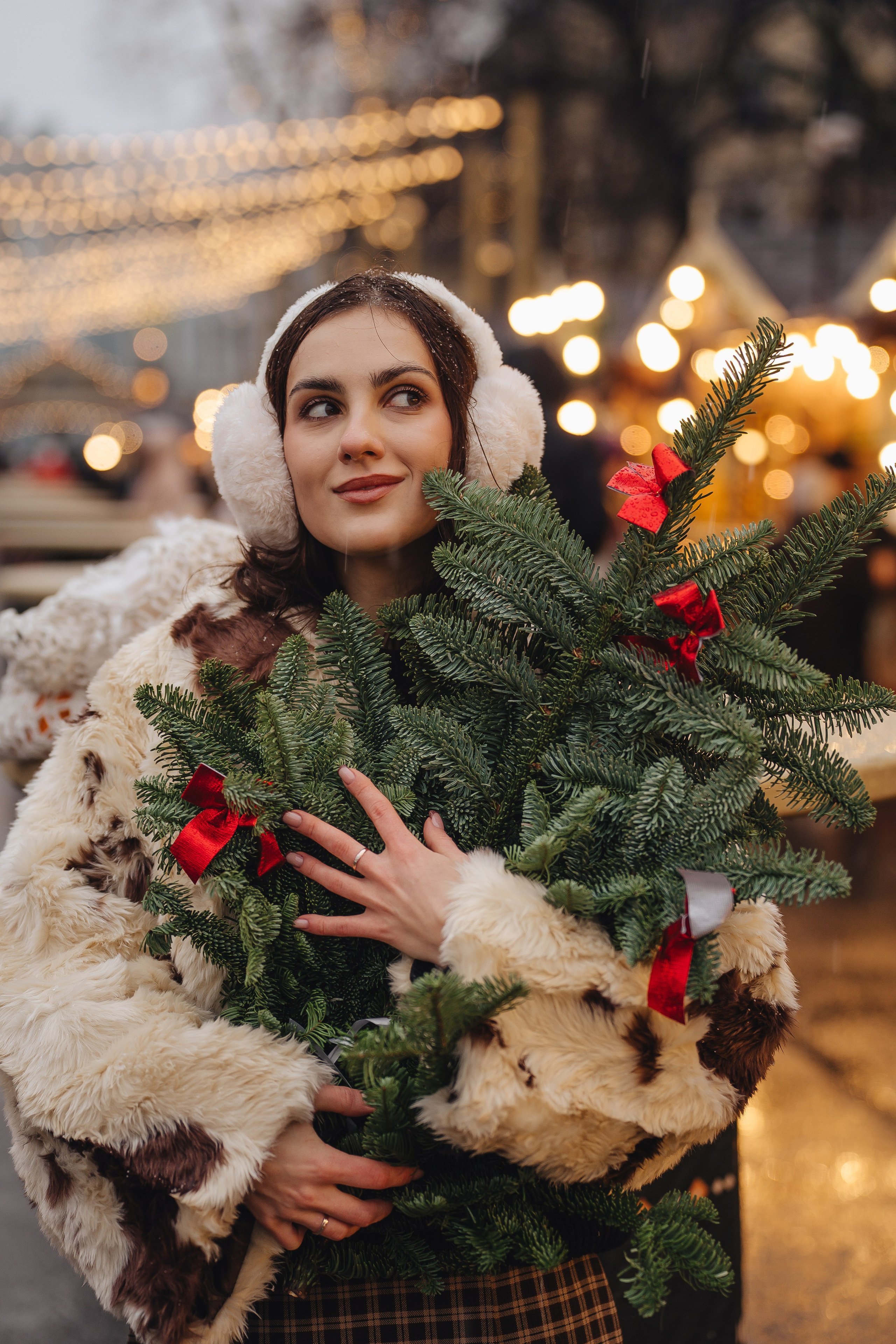 ПРОГУЛКА НА МАНЕЖНОЙ ПЛОЩАДИ ДЛЯ ДЕВУШКИ ПЕРЕД НОВЫМ ГОДОМ (НОВОГОДНЯЯ ФОТОСЕССИИЯ НА МАНЕЖНОЙ ПЛОЩАДИ). Профессиональный фотограф, Санкт-Петербург — Виктория Богомолова