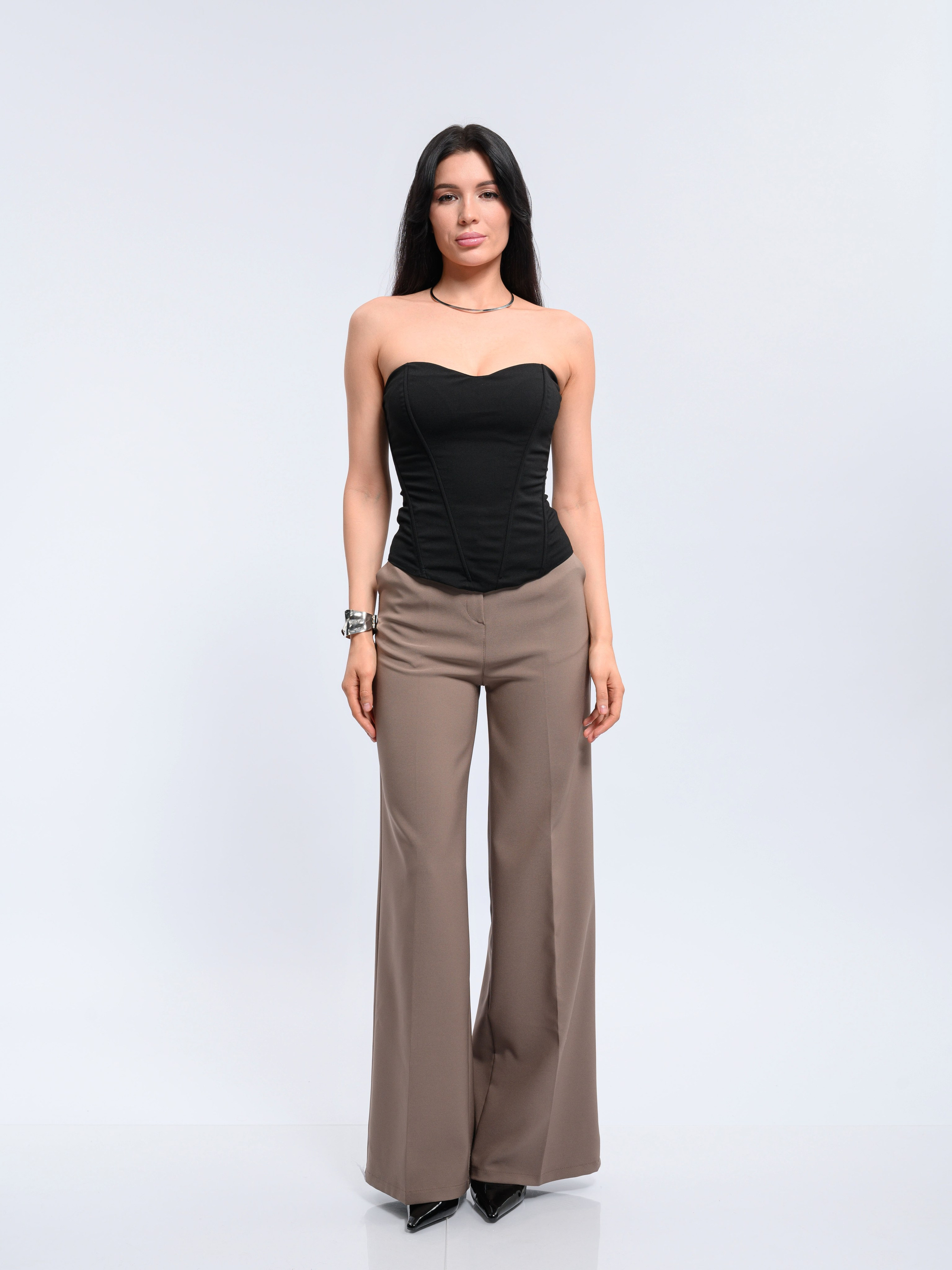 Каталог Девушки. Студия рекламной и предметной съемки товаров WELKO Studio