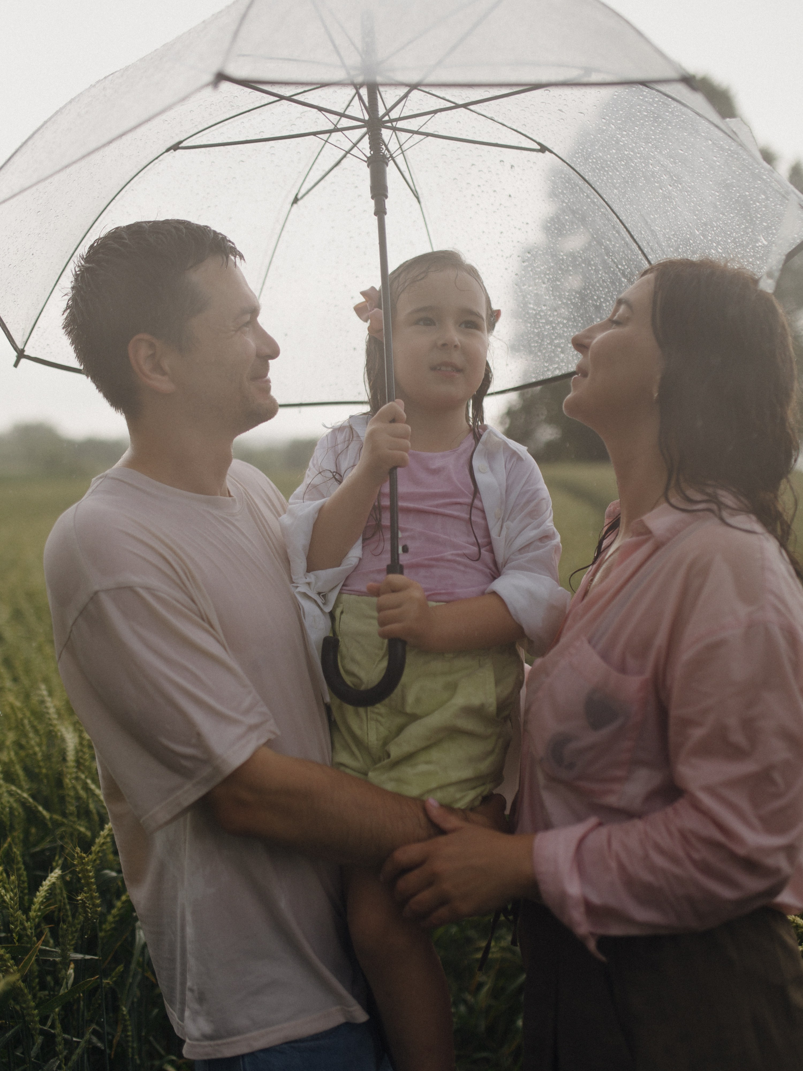«Под грибным дождём». Свадебный и семейный фотограф в Калининграде Ольга Мешечкова