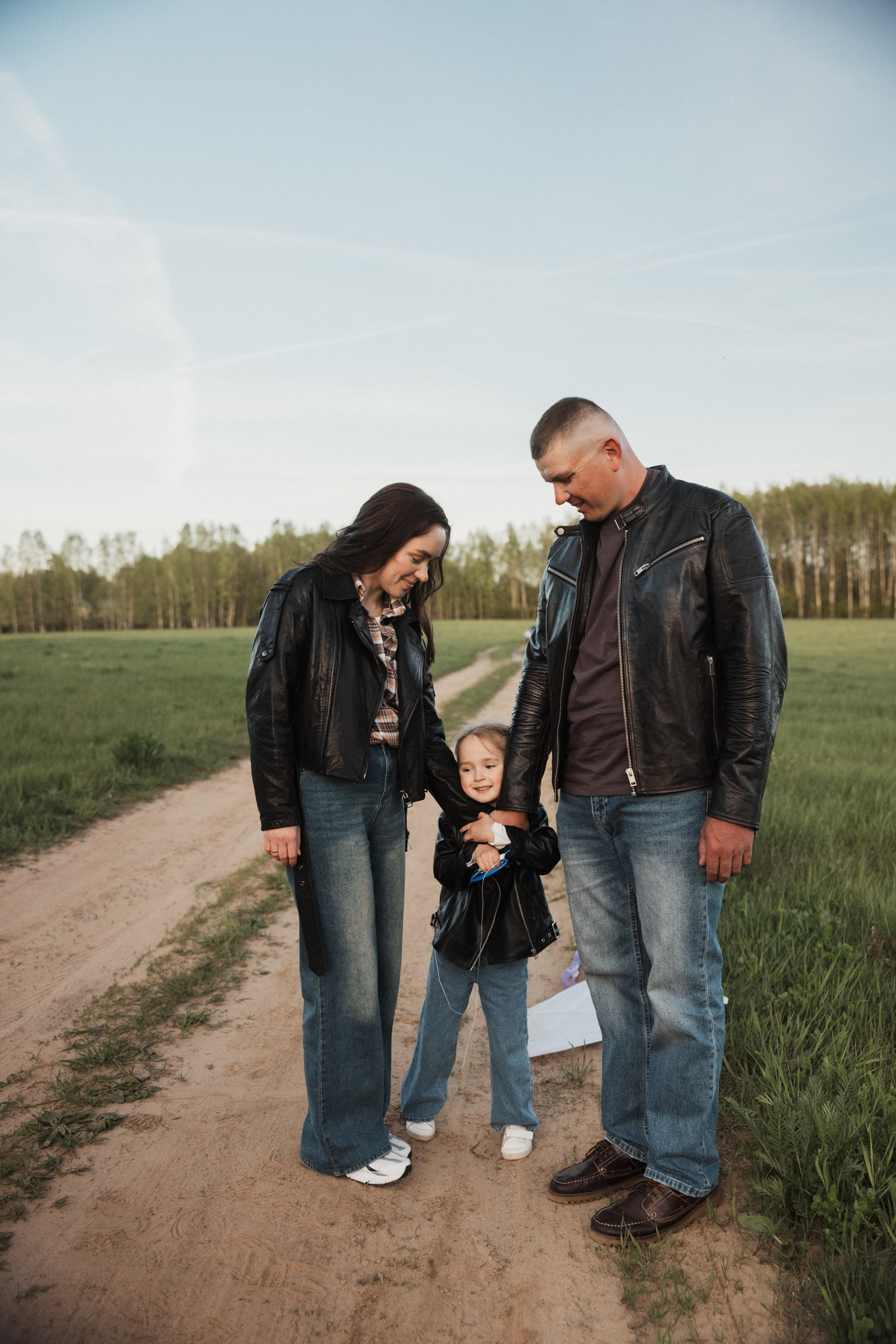 Семейная съёмка с ребенком и воздушным змеем