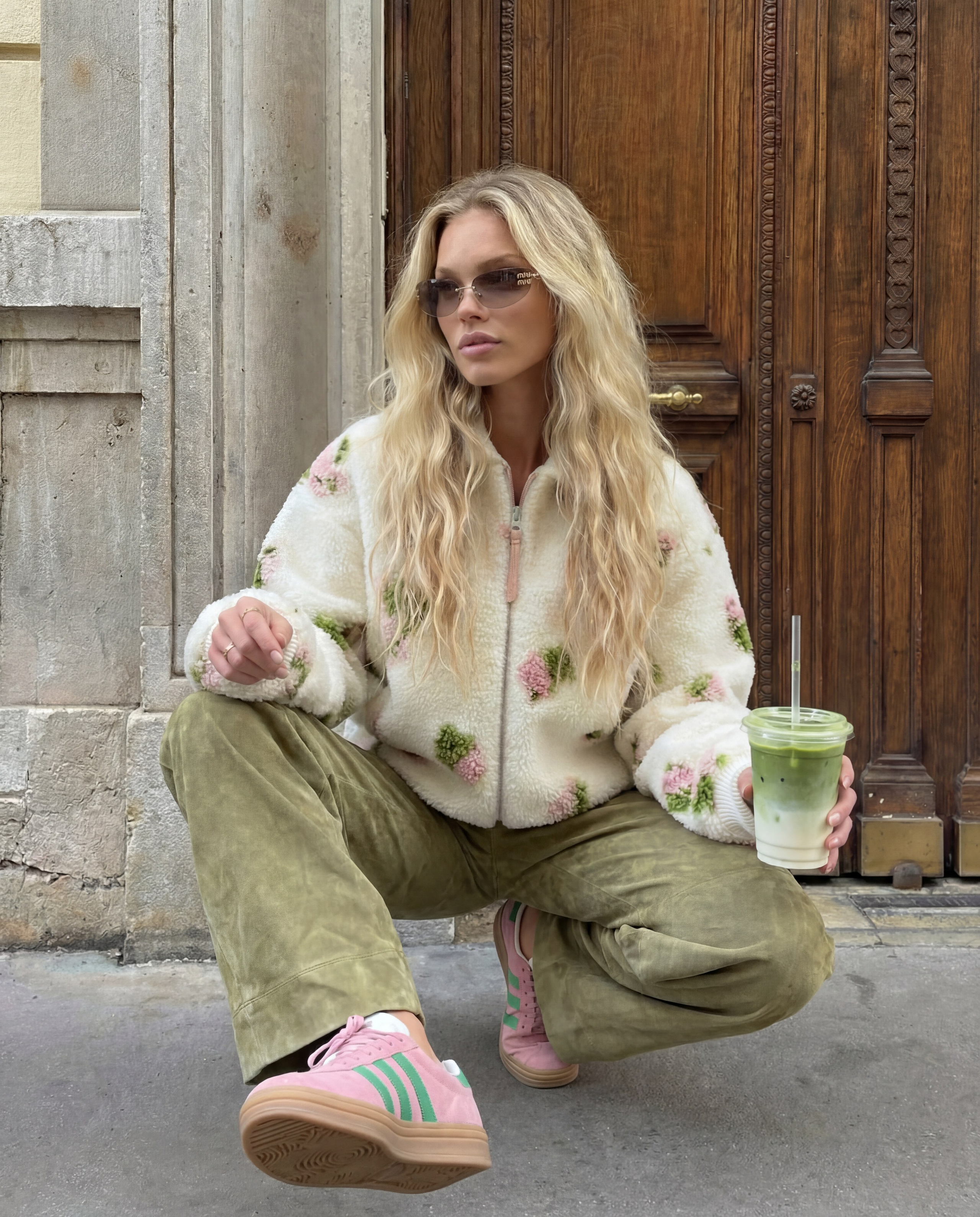 Съемка на улице. Ангелина Овсянникова | Гиперреалистичные ИИ-фотосессии для брендов