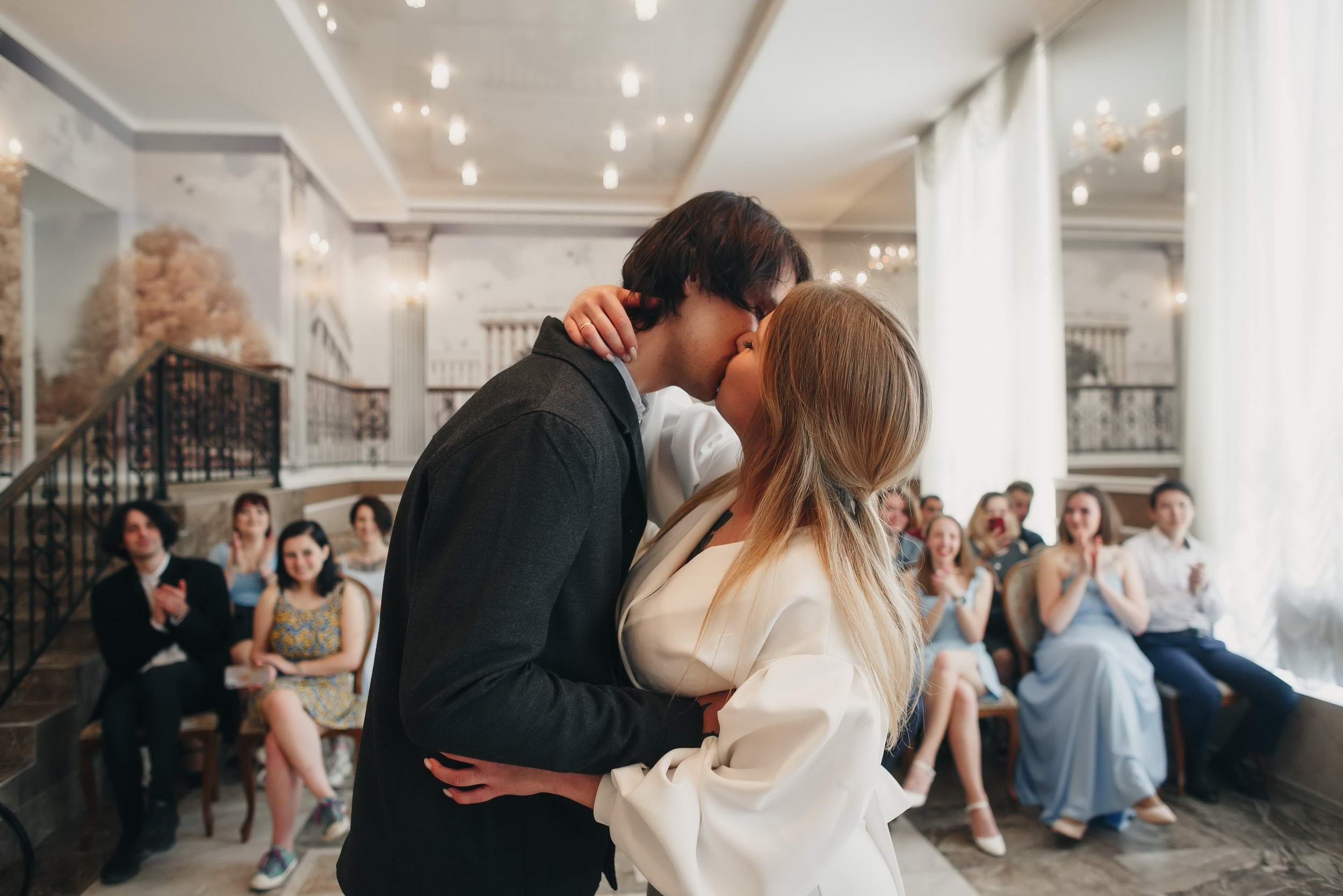 Неформально). Свадебный фотограф Игорь Брундасов 8PHOTO на свадьбу венчание загс СПб