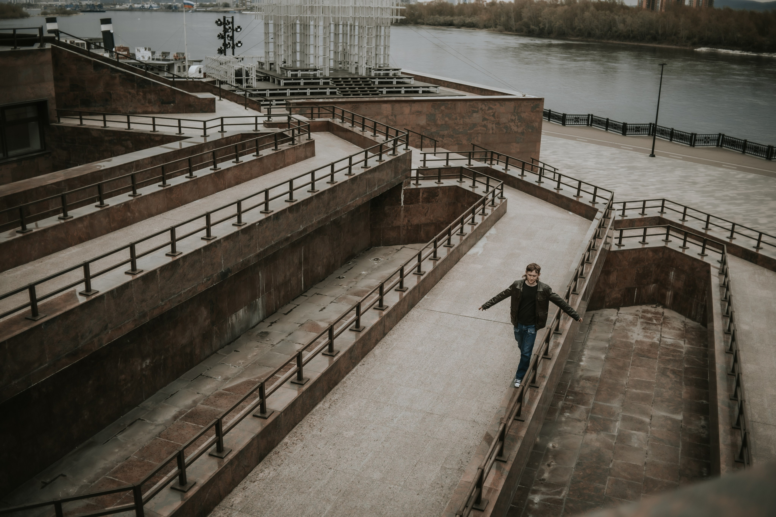 Илья. Городская прогулка. Фотограф Регина Крикунова г. Красноярск