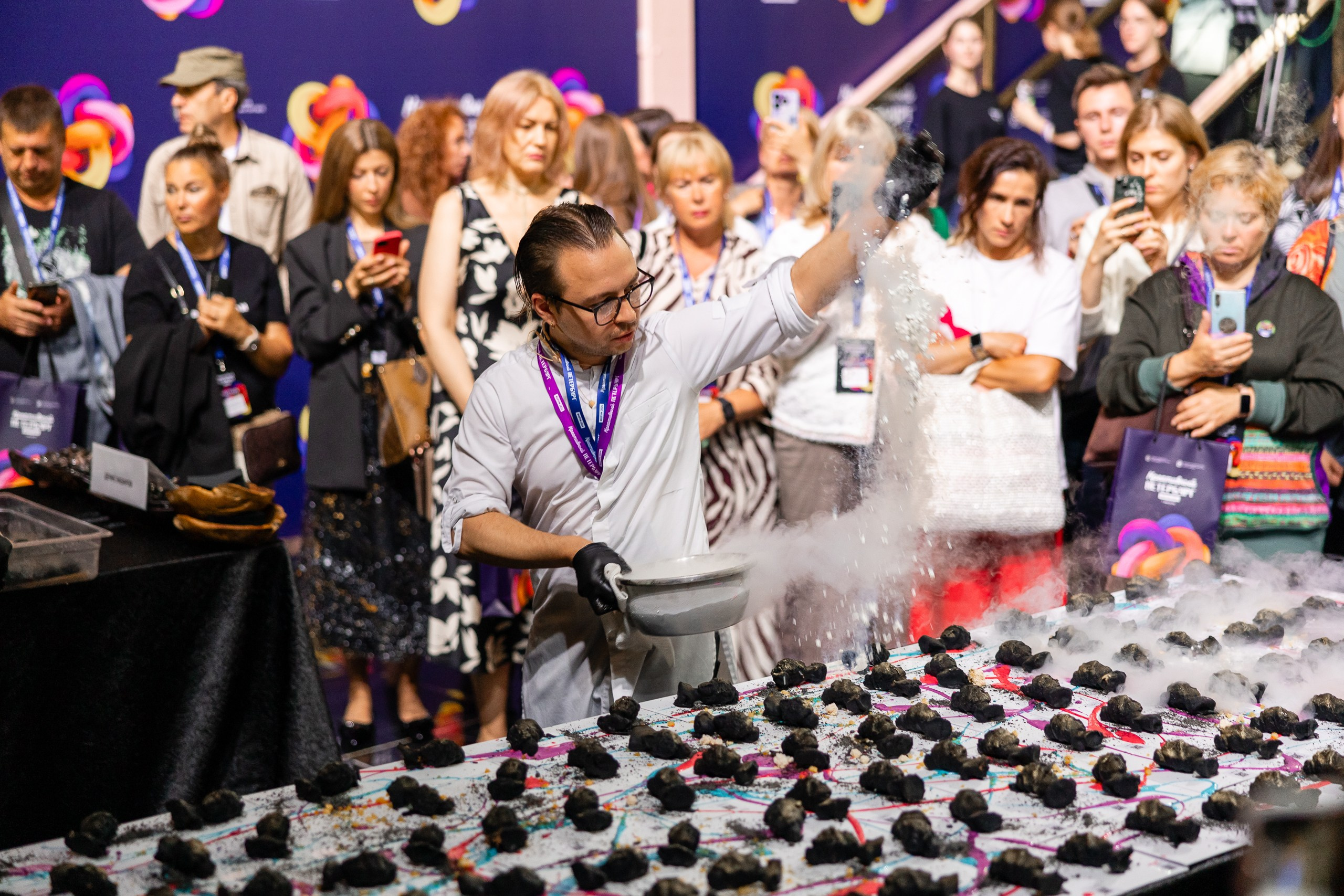 Форум «Креативный Петербург». Фотограф в Санкт-Петербурге — Сергей Петров