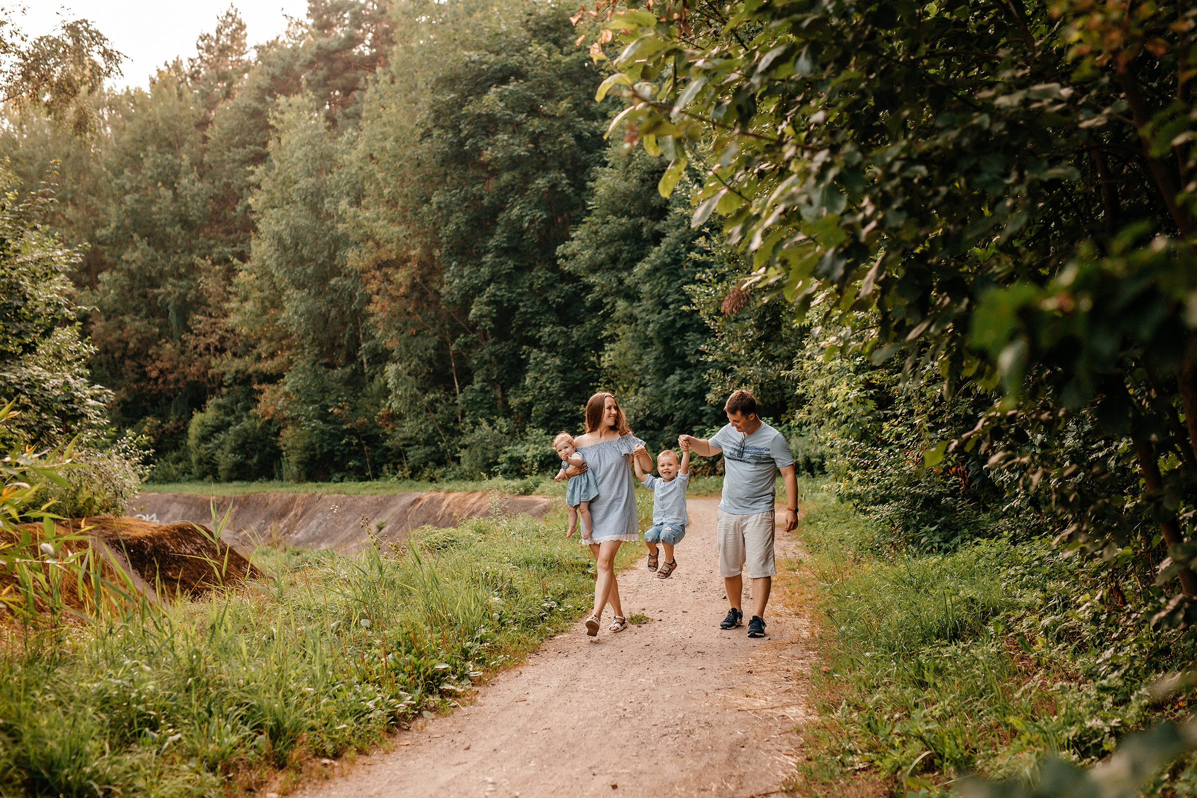 Таня+Рома+Ваня+Уля. Семейный фотограф в Минске Саша Павлюк